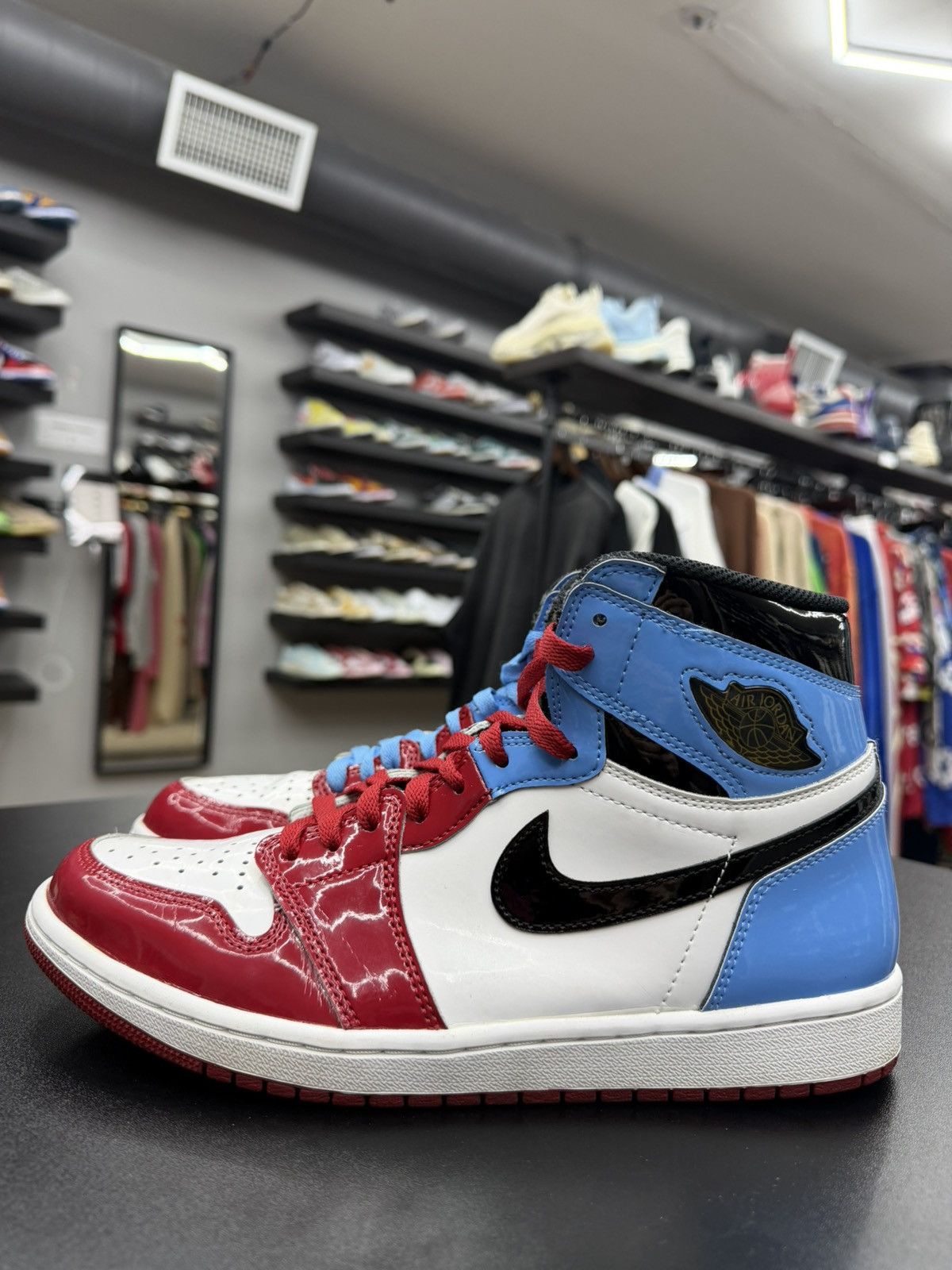 Jordan Brand Size 10 - Jordan 1 Retro High Fearless UNC Size US 10 / EU 43 - 1 Thumbnail