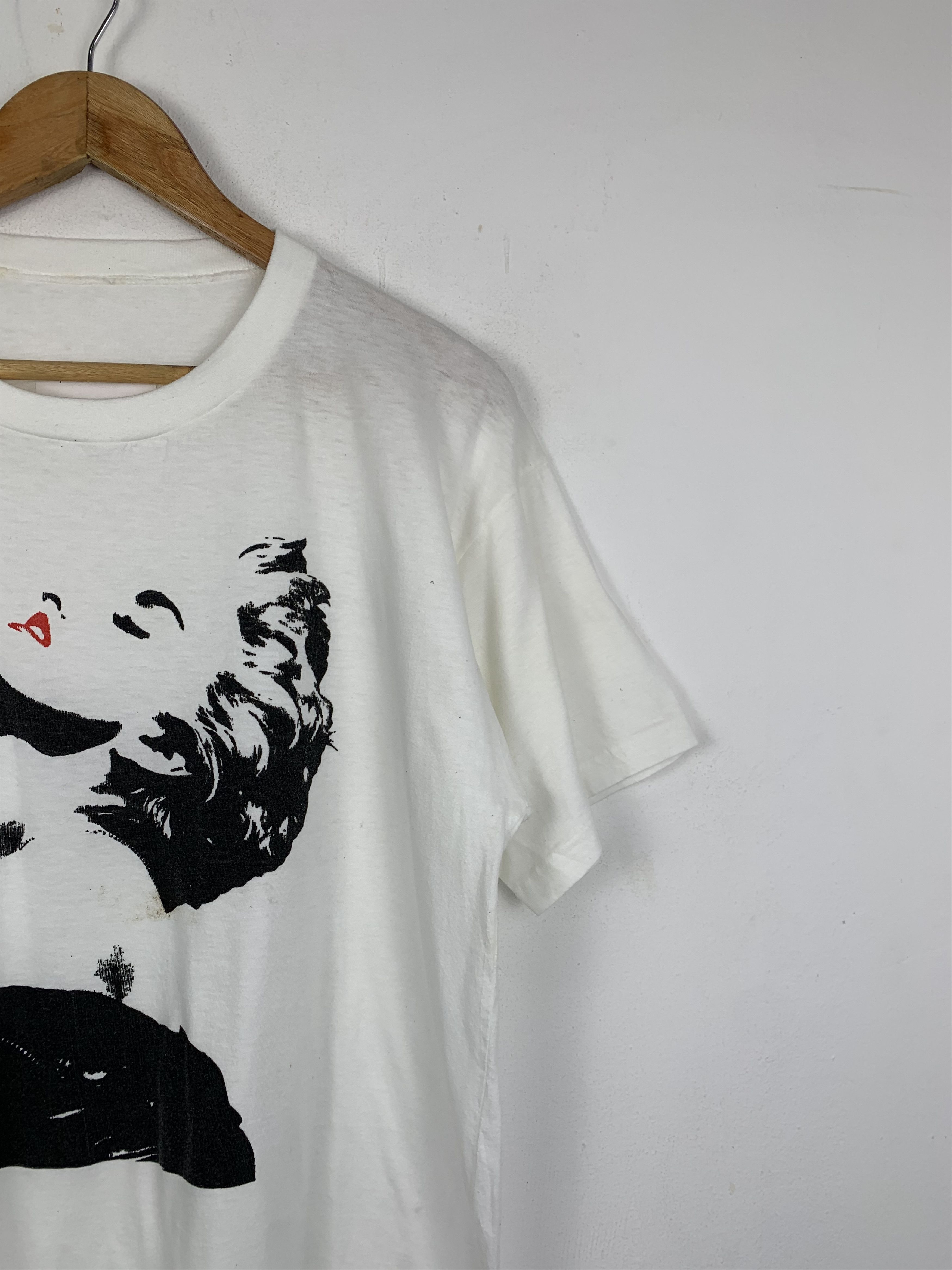 Vintage Vintage 90s Madonna Paper Thin T Shirt TA0310 Size US M / EU 48-50 / 2 - 7 Thumbnail