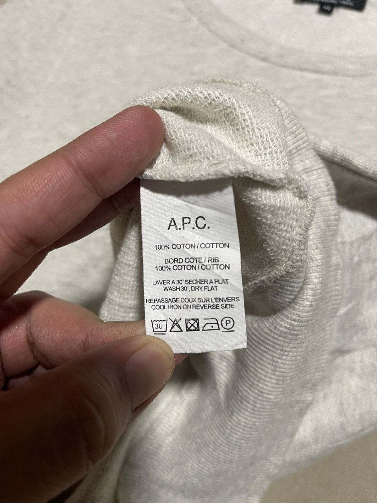 A.P.C. A.P.C Apple Sweatshirt Size XS / US 0-2 / IT 36-38 - 6 Thumbnail