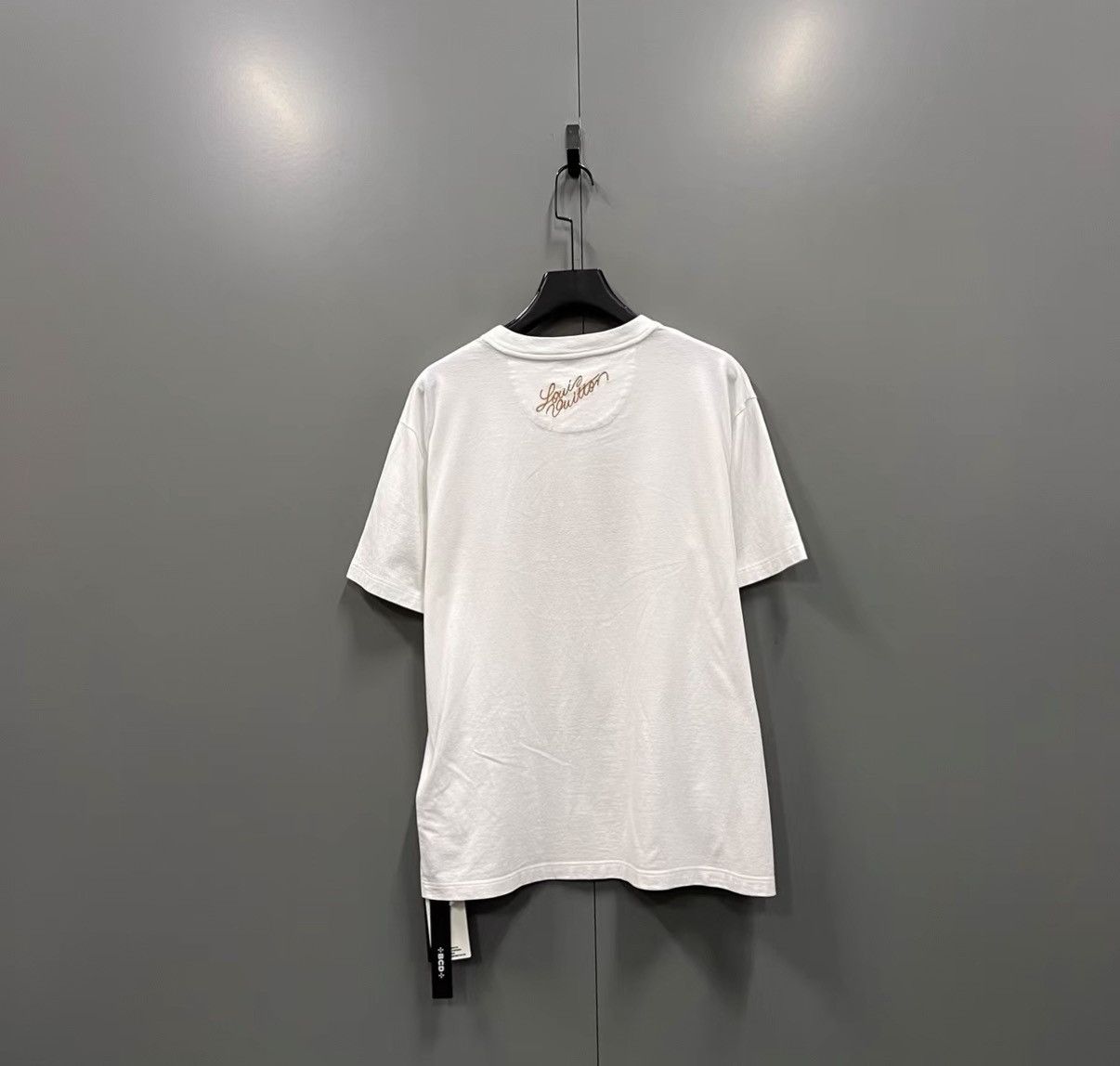 Louis Vuitton Louis Vuitton LV 25 Embroidered Badge Short Sleeve Top J41 Size L / US 10 / IT 46 - 2 Thumbnail