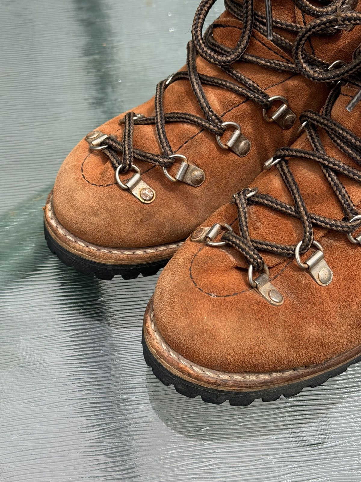Vintage 70's Women's Suede Hiking Boots in Great Condition Size US 5.5 / IT 35.5 - 3 Thumbnail