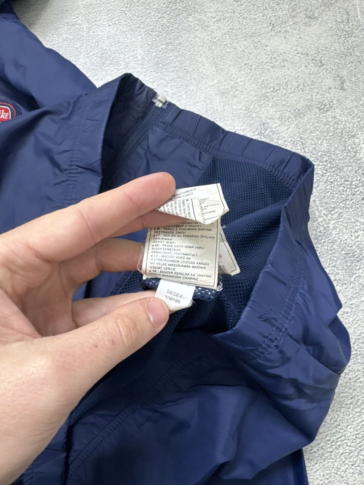 Nike Vintage Y2K Nike Nylon Mini Logo Jacket 00’s Size US XL / EU 56 / 4 - 10 Thumbnail