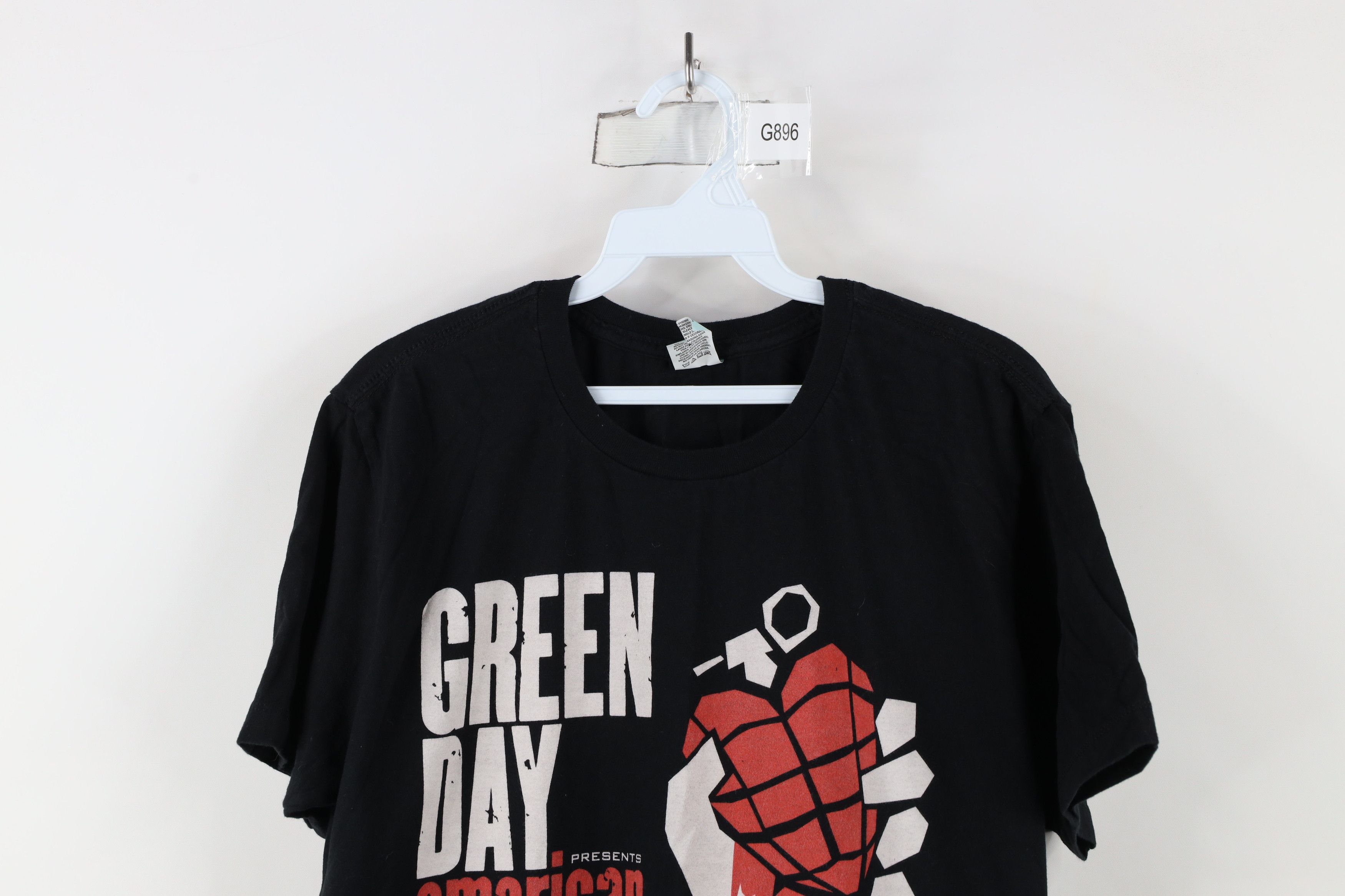 Vintage Vintage Y2K 2004 Idiot Green Day Band Short Sleeve T-Shirt Size US L / EU 52-54 / 3 - 2 Thumbnail