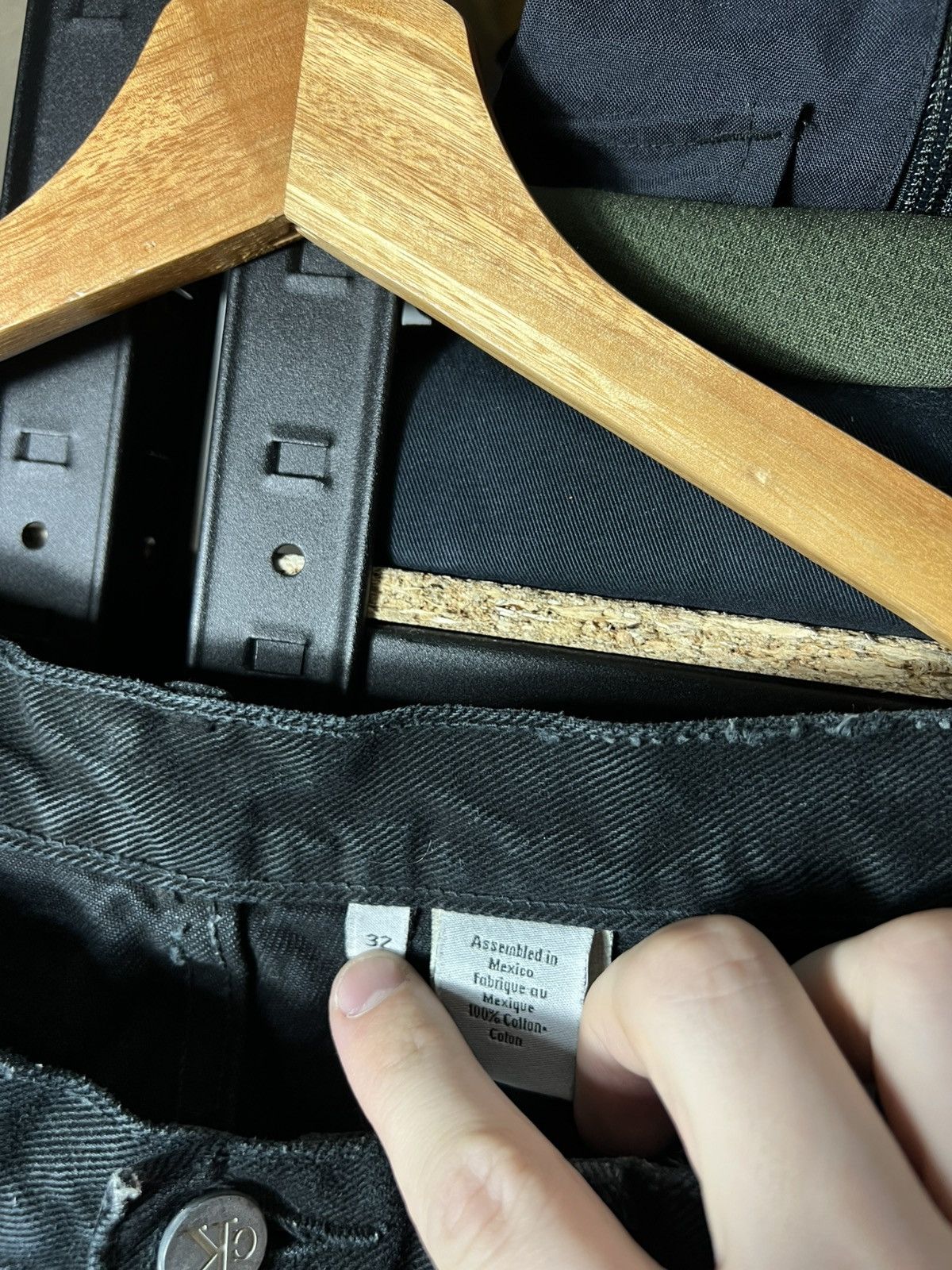 Calvin Klein Calvin Klein Jeans Men’s Vintage Black Denim Pants Easy Fit Size US 32 / EU 48 - 14 Thumbnail