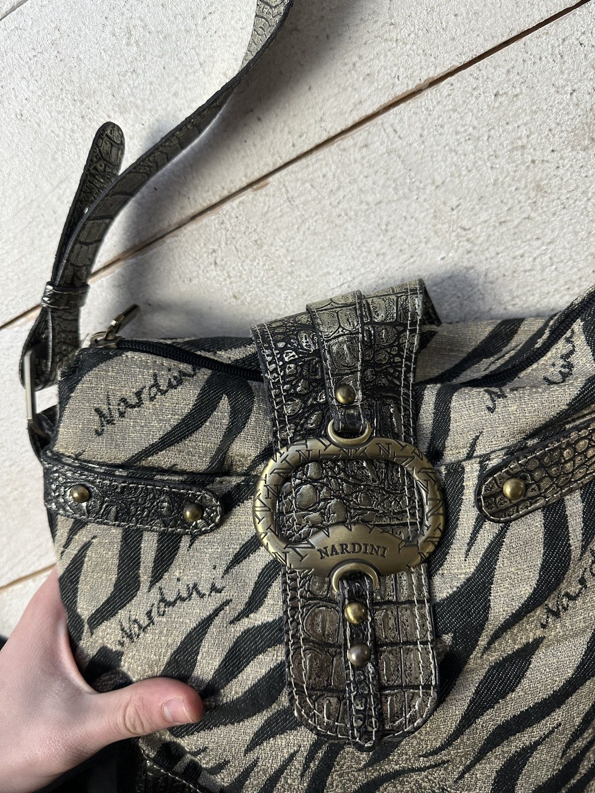 Japanese Brand 🚨Y2K AVANT-GARDE 🚨mesh silver Japan style hand bag Y2K 90s Size ONE SIZE - 4 Thumbnail