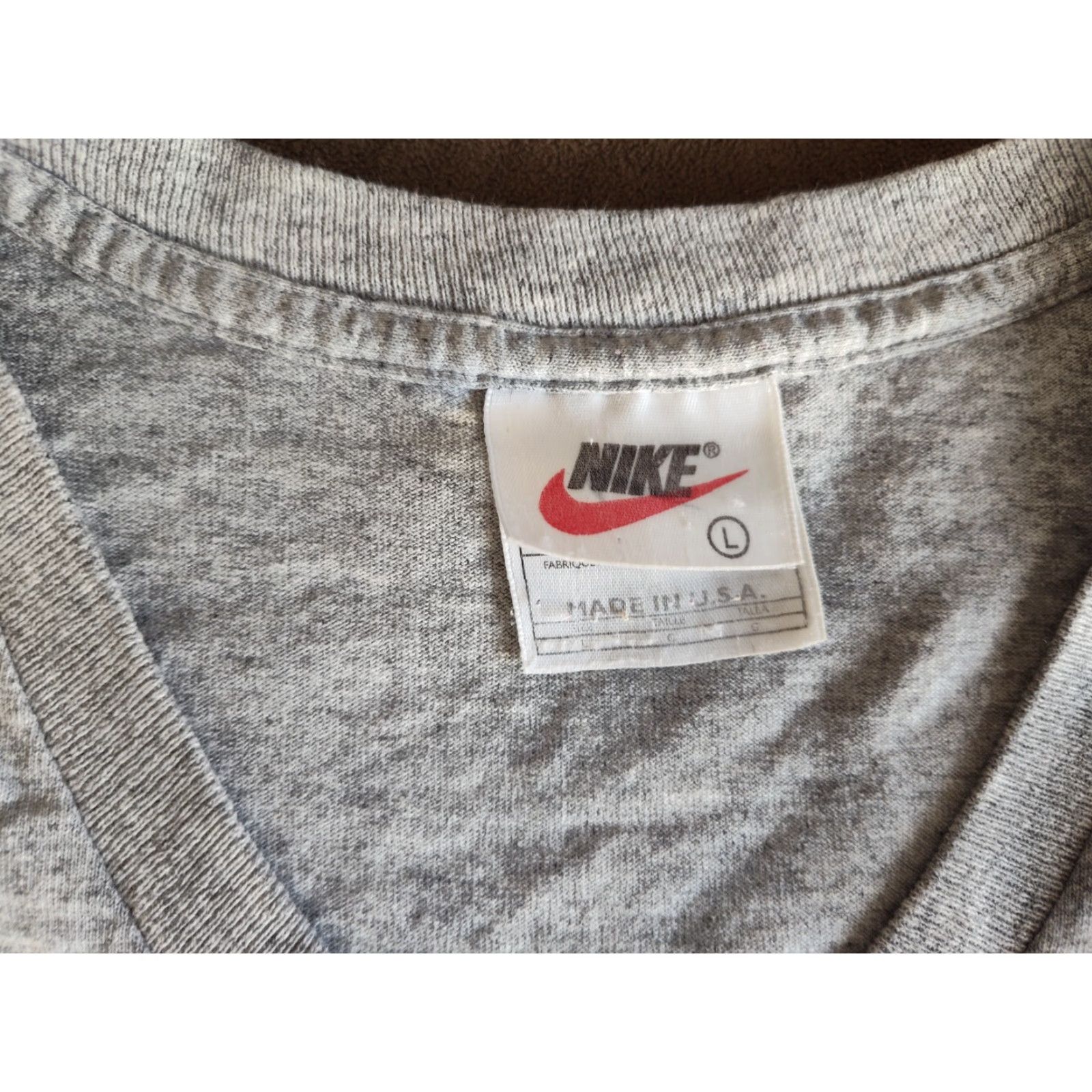 Nike VINTAGE Nike Shirt Mens T-Shirt Gray Short Sleeve V-Neck Large USA Made Cotton USA Mens Size US L / EU 52-54 / 3 - 4 Thumbnail