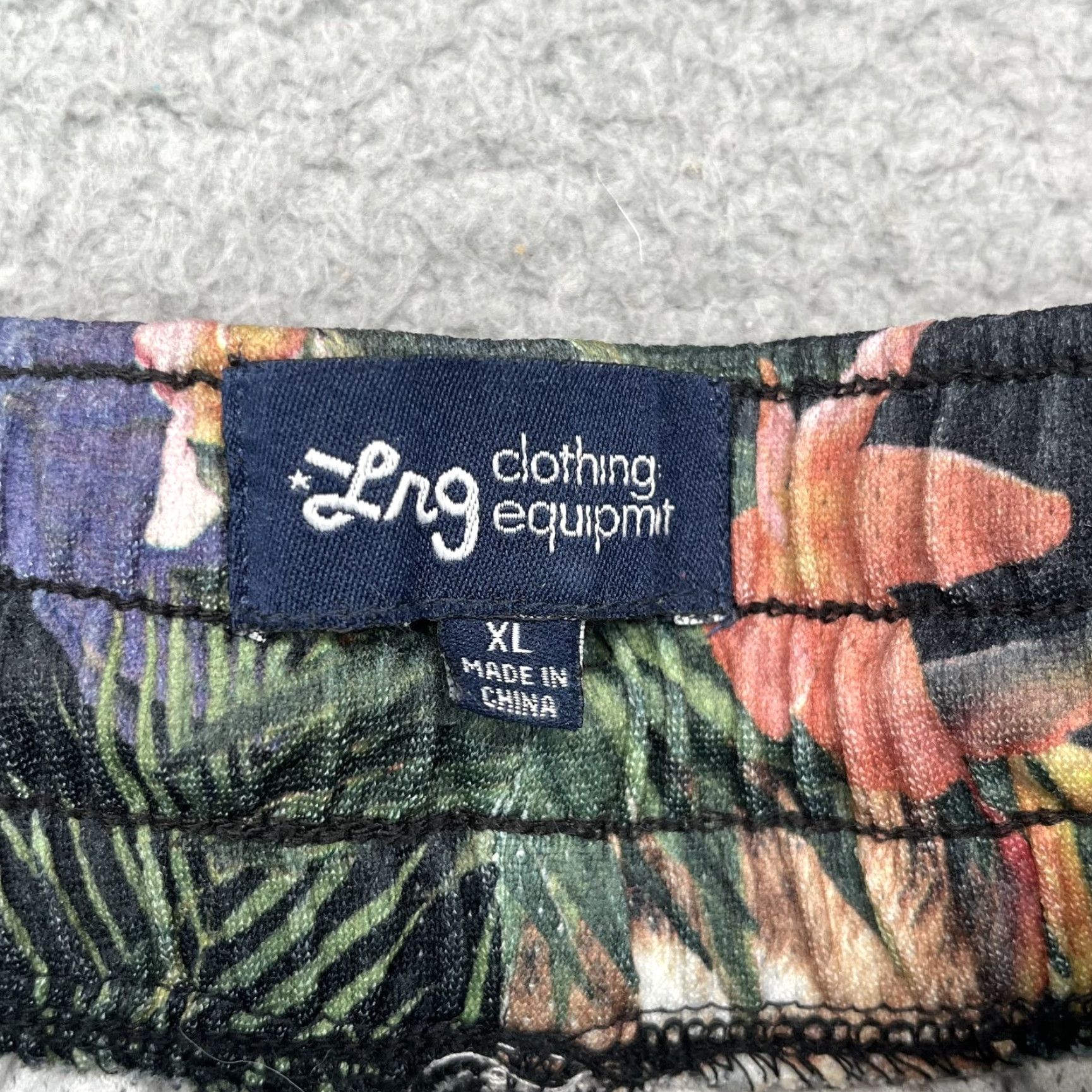 47 LRG Shorts Bermuda Men XL Hawaii Floral 90s Hawaiian Streetwear Multicolor Floral Drawstring Pockets Casual Mens XL Size US 36 / EU 52 - 3 Thumbnail