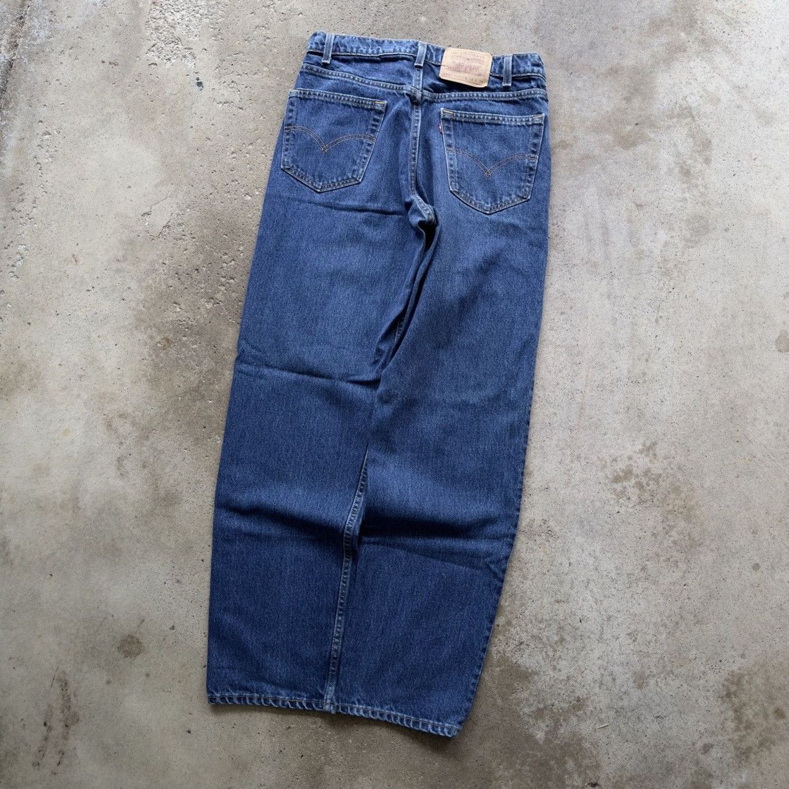 Vintage Vintage 90s Levi's 550 Made in USA Jeans Dark Wash Size US 33 - 11 Thumbnail