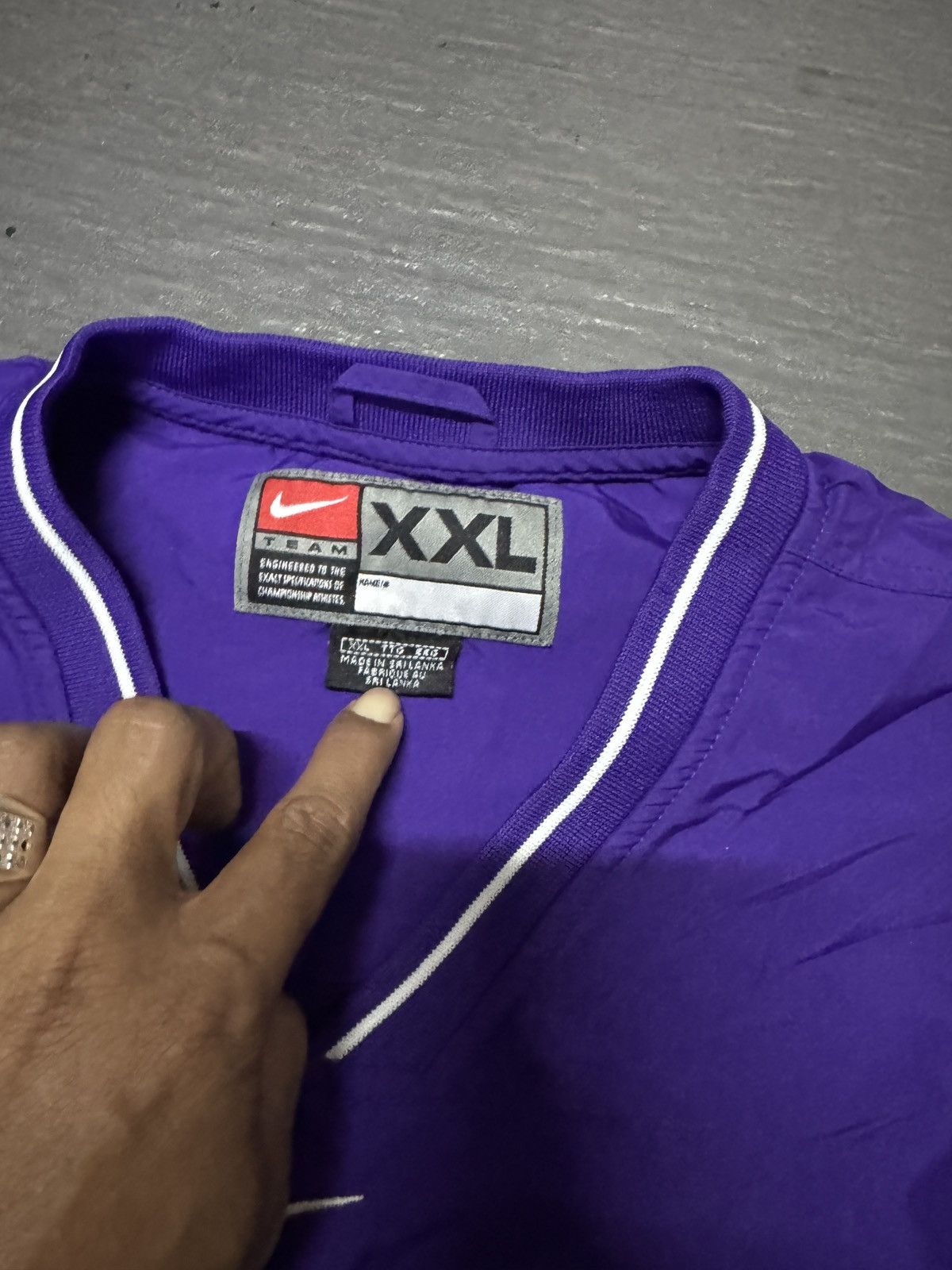 Nike Vintage nike center sweater Size US XXL / EU 58 / 5 - 4 Thumbnail