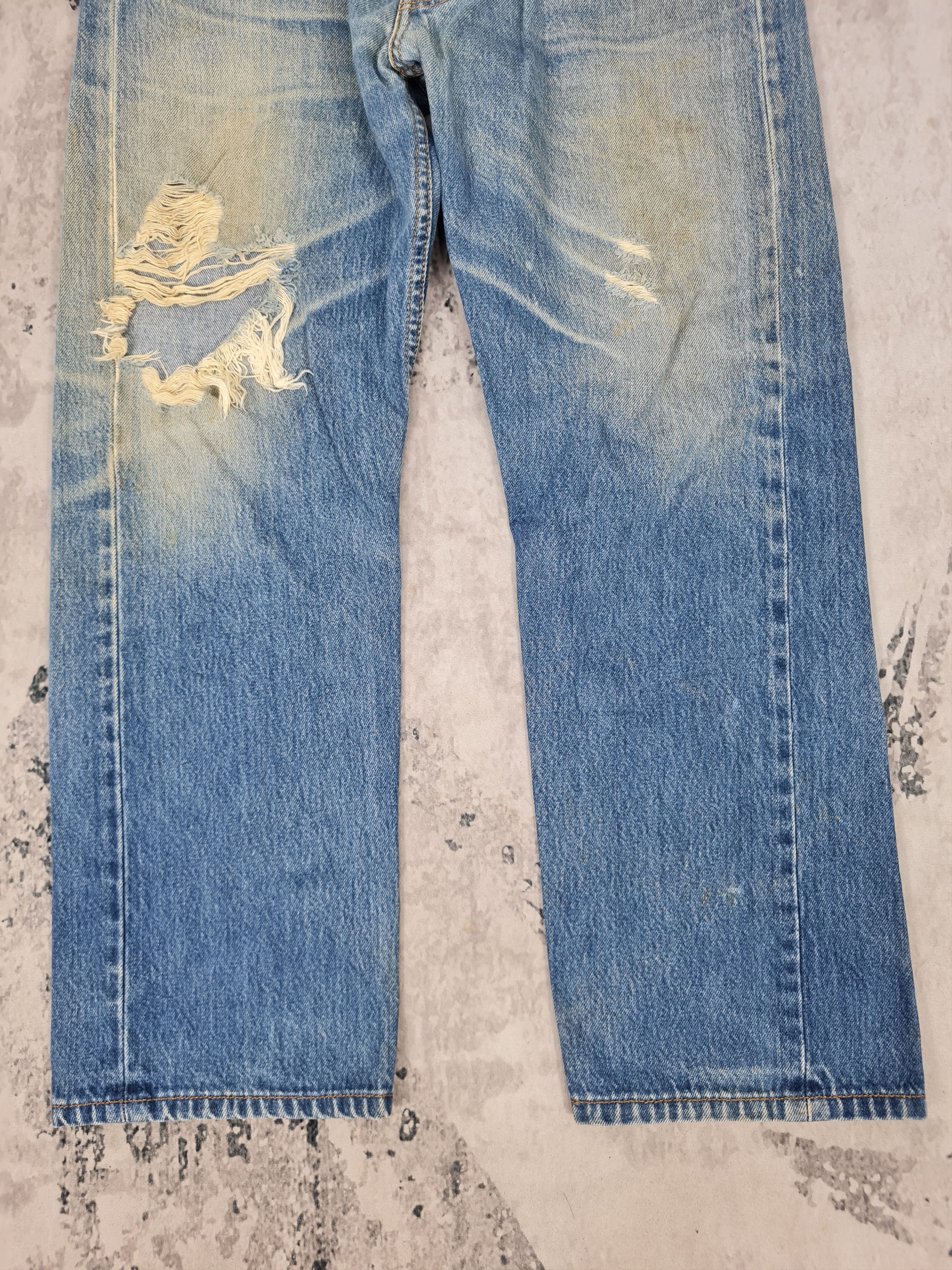 Levi's Vintage Clothing LEVIS 501 Ripped Cropped Stone Wash Jeans L0388 Size 34X27 Size US 34 / EU 50 - 4 Thumbnail