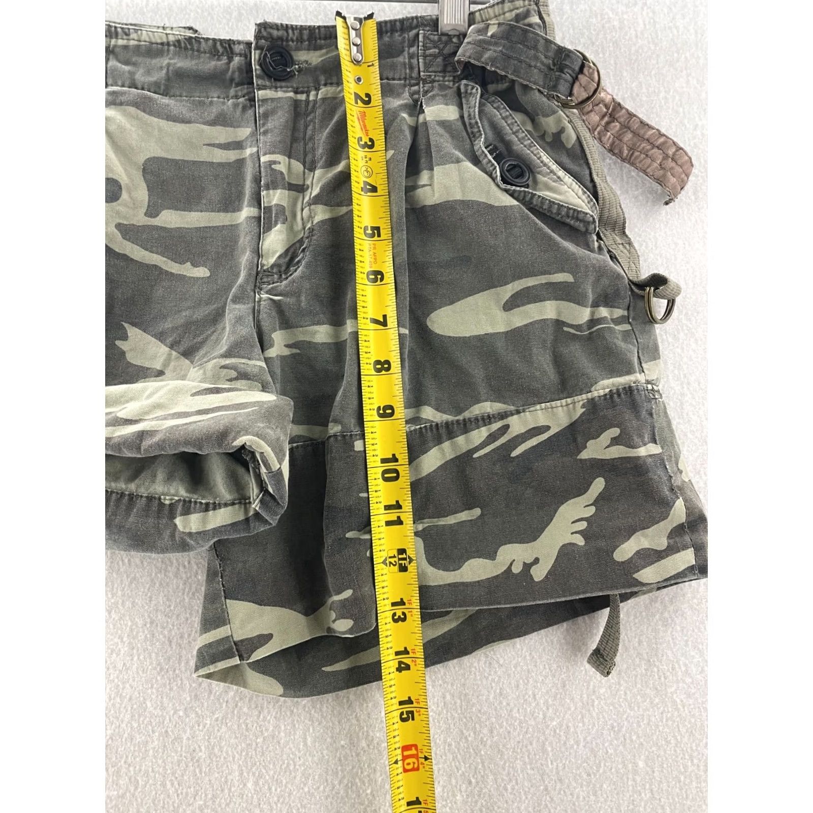 Forever 21 FOREVER 21 Shorts Womens Small Camouflage Elastic Waist Roll Hem Canvas Cargo Colorful Multicolor Casual Pockets 100% Cotton Size 28" / US 6 / IT 42 - 6 Thumbnail
