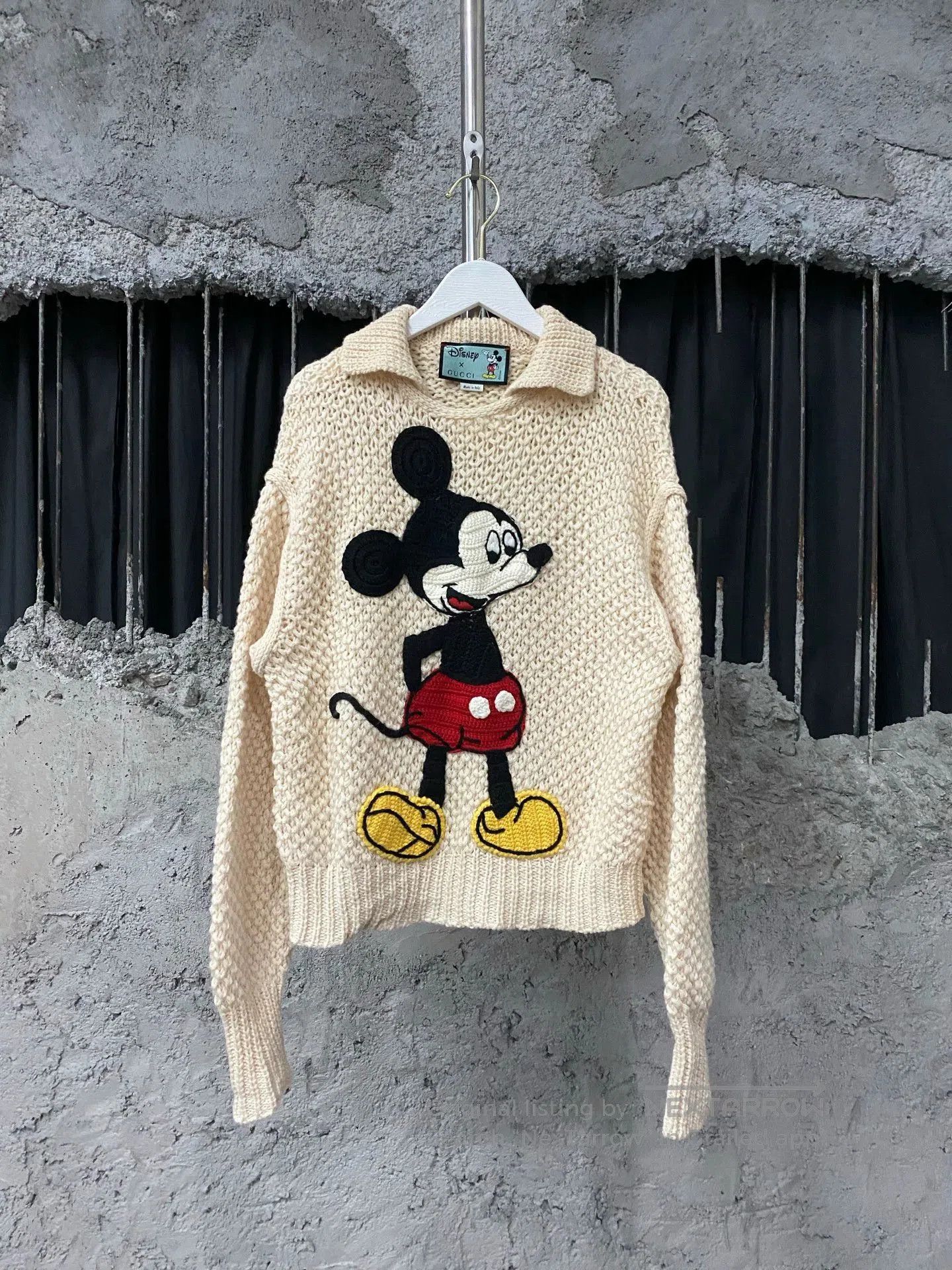 Gucci White Mickey Mouse Embroidered Knit Sweater XS. Size US XS / EU 42 / 0 - 1 Thumbnail