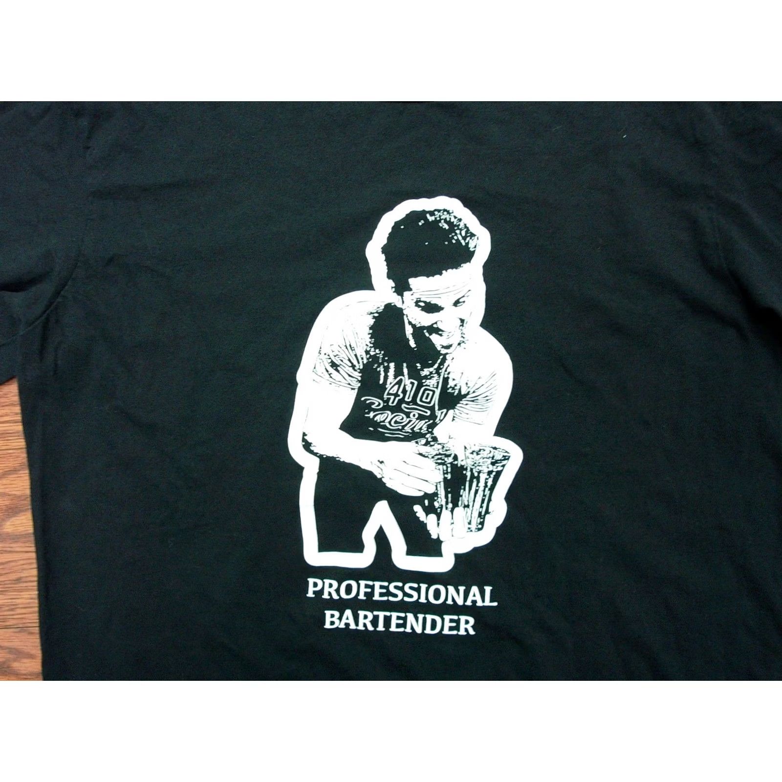 Gildan 410 MARYLAND PROFESSIONAL Bartender Shirt Mens Large Beer OCEAN CITY Size US L / EU 52-54 / 3 - 2 Thumbnail