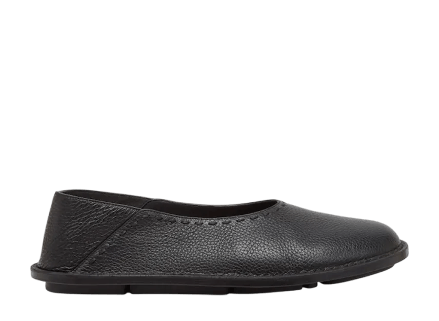 Fendi o1s1wg110126 Flat Slippers in Black Size US 5 / IT 35 - 1 Preview