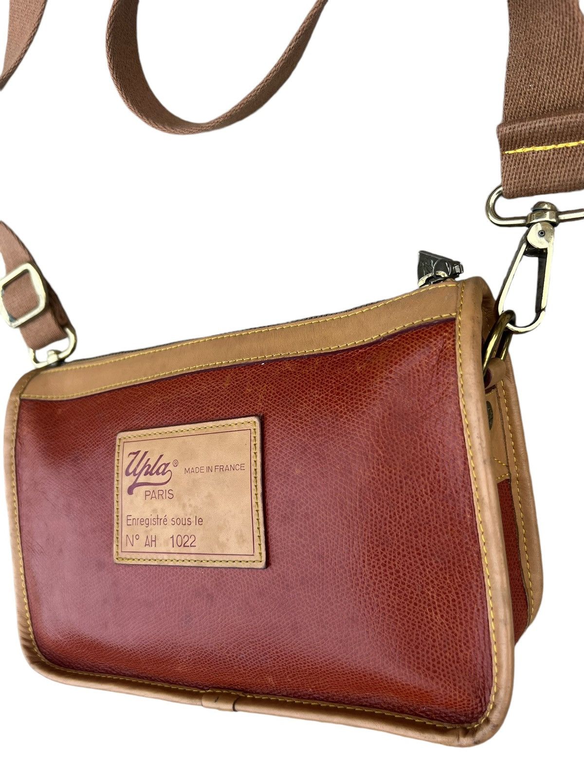 Leather Vintage 90s Upla Paris Scratches Patina Leather Sling Bag Size ONE SIZE - 9 Thumbnail