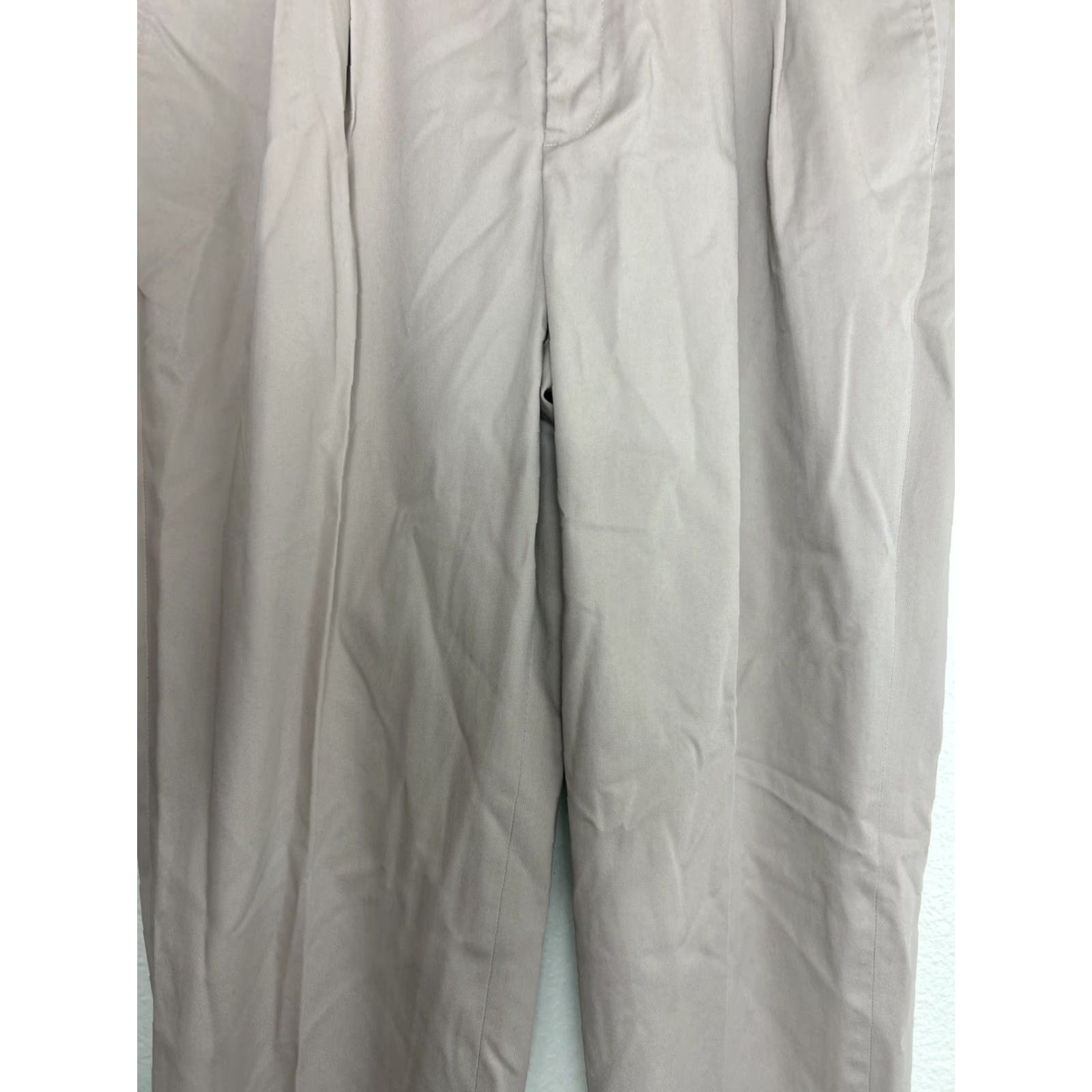Eddie Bauer Eddie Bauer wrinkle free relaxed fit cotton pants Mens 42x30 Khaki Dress Pants Size US 42 / EU 58 - 3 Thumbnail