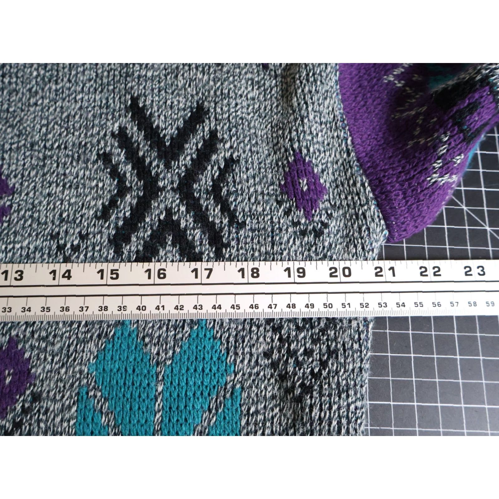 Vintage VINTAGE CC Sport Sweater Mens L Gray Geometric Acrylic Knit Pullover 90s Style Size US L / EU 52-54 / 3 - 5 Thumbnail