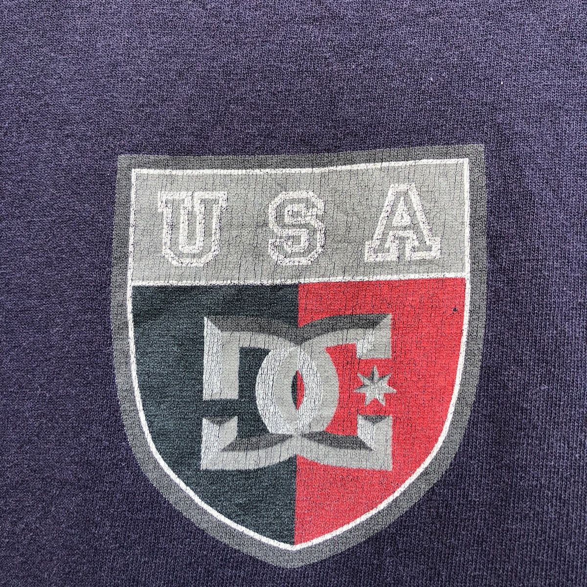 Vintage Vintage 90s Faded DCSHOECO USA Skate Tshirt Size US M / EU 48-50 / 2 - 4 Thumbnail