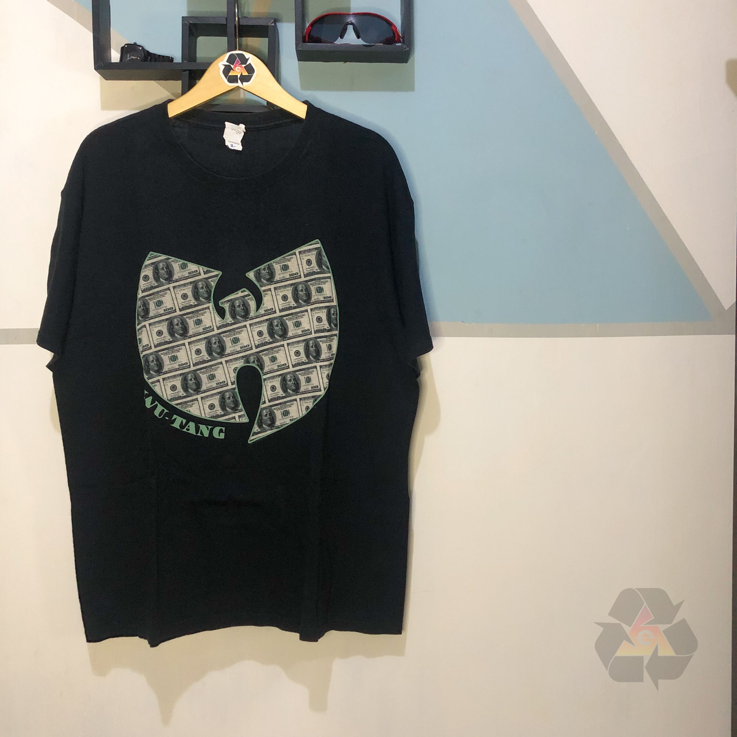 Band Tees Vintage Wu Tang Clan Dollar Big Logo T-Shirt Size US XL / EU 56 / 4 - 1 Thumbnail