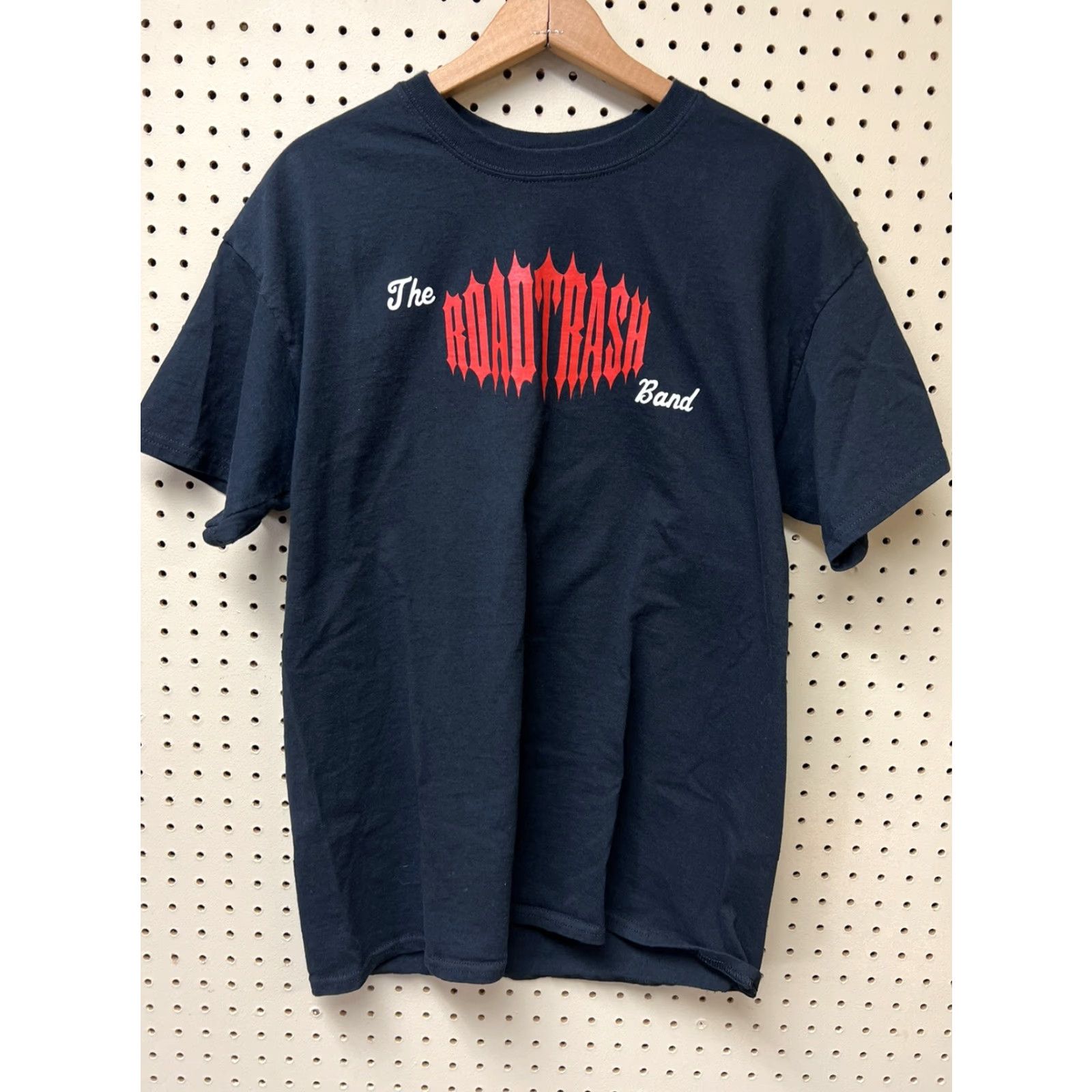 Gildan VINTAGE The Road Trash Band Vermont Cow Punk Thunderboogie Black T-shirt Large Men Short Sleeve Crew Neck T-Shirt Gildan Size US L / EU 52-54 / 3 - 2 Thumbnail