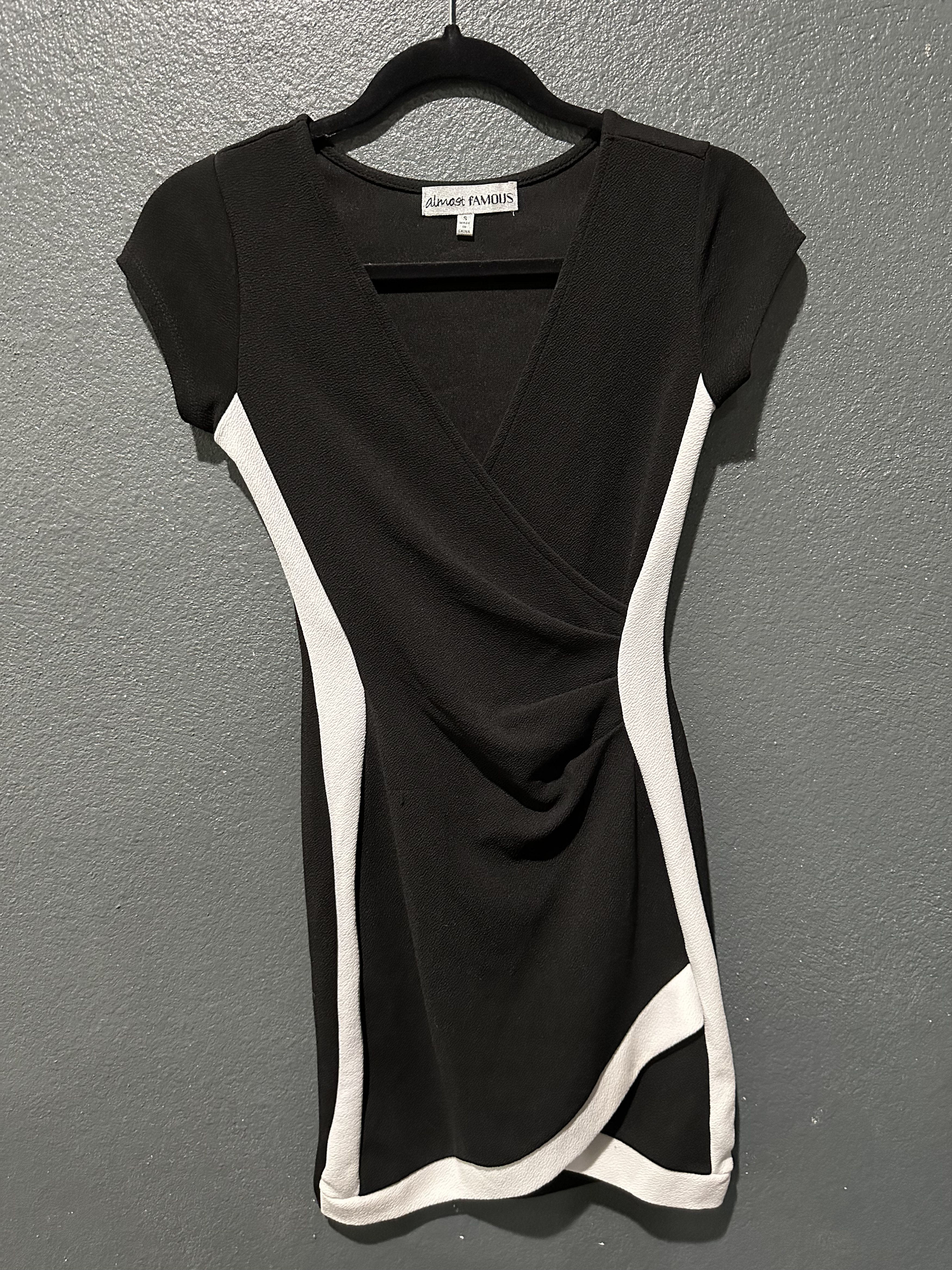 Almost Famous Almost Famous Black Dress Size S / US 4 / IT 40 - 1 Thumbnail