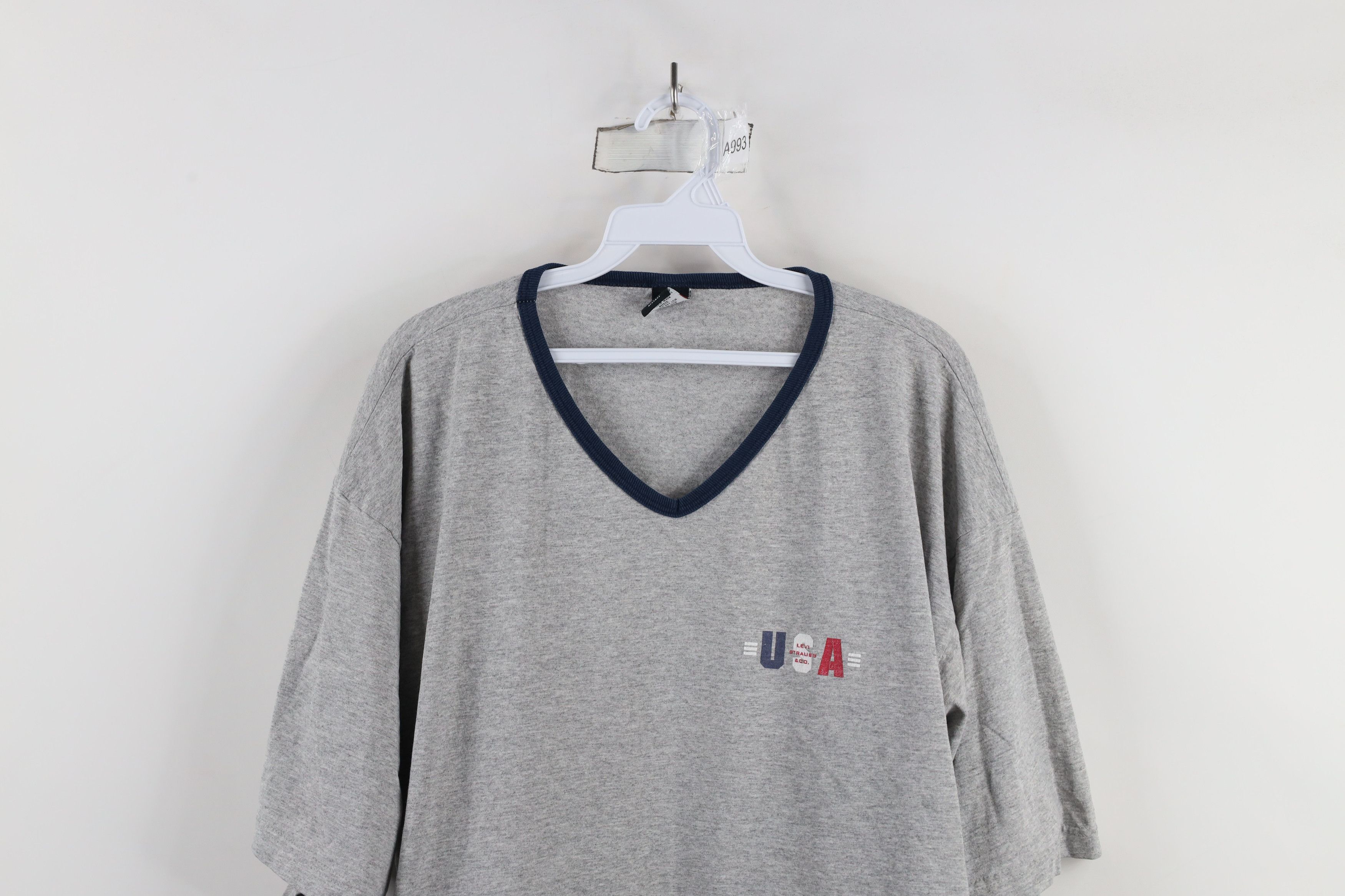 Levi's × Vintage Vintage 90s Levis Spell Out USA V-Neck T-Shirt Gray USA Size US XL / EU 56 / 4 - 2 Thumbnail