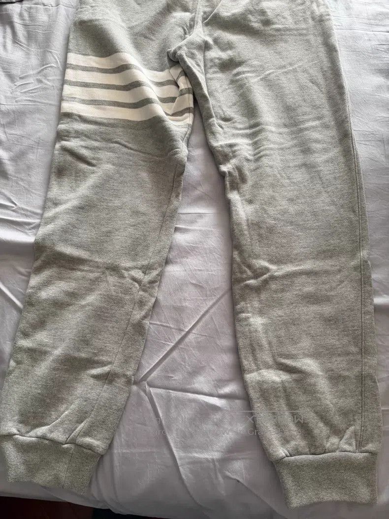Thom Browne Thom Browne size 4 Gray Four Stripe Sports Pants Size US 34 / EU 50 - 4 Thumbnail