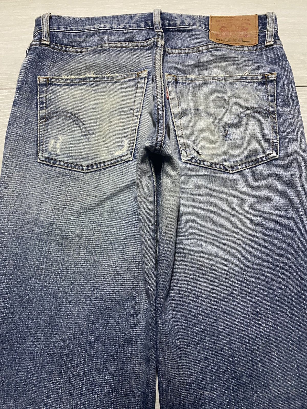 Levi's Vintage Levis Light Wash Distressed Flare Jeans Size US 32 / EU 48 - 4 Thumbnail