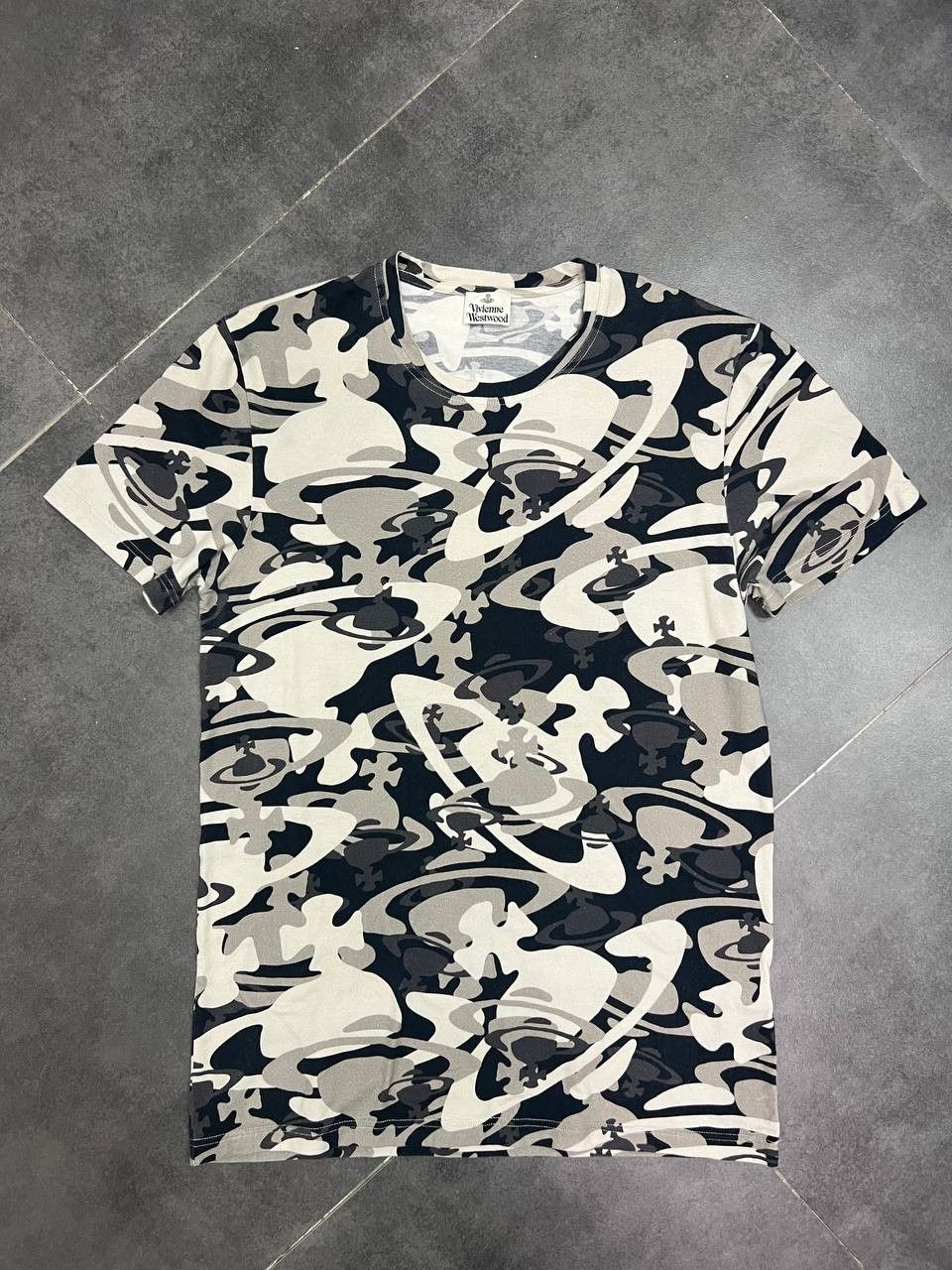 Vivienne Westwood Vivienne Westwood camo orb t-shirt Size US M / EU 48-50 / 2 - 2 Thumbnail
