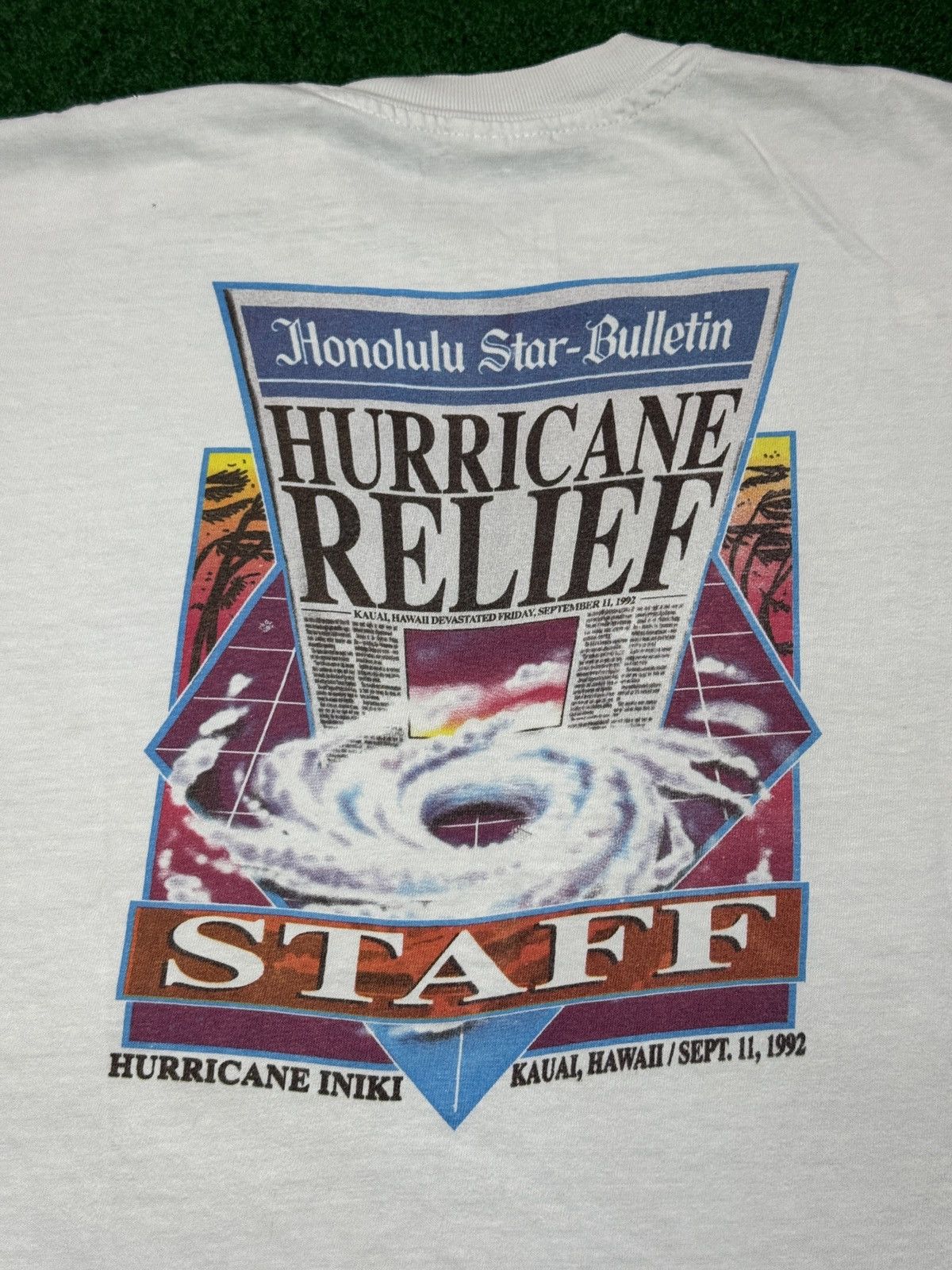 Vintage Vtg 90s Hawaii Kauai Honolulu Hurricane Distressed T Shirt Size US L / EU 52-54 / 3 - 2 Thumbnail