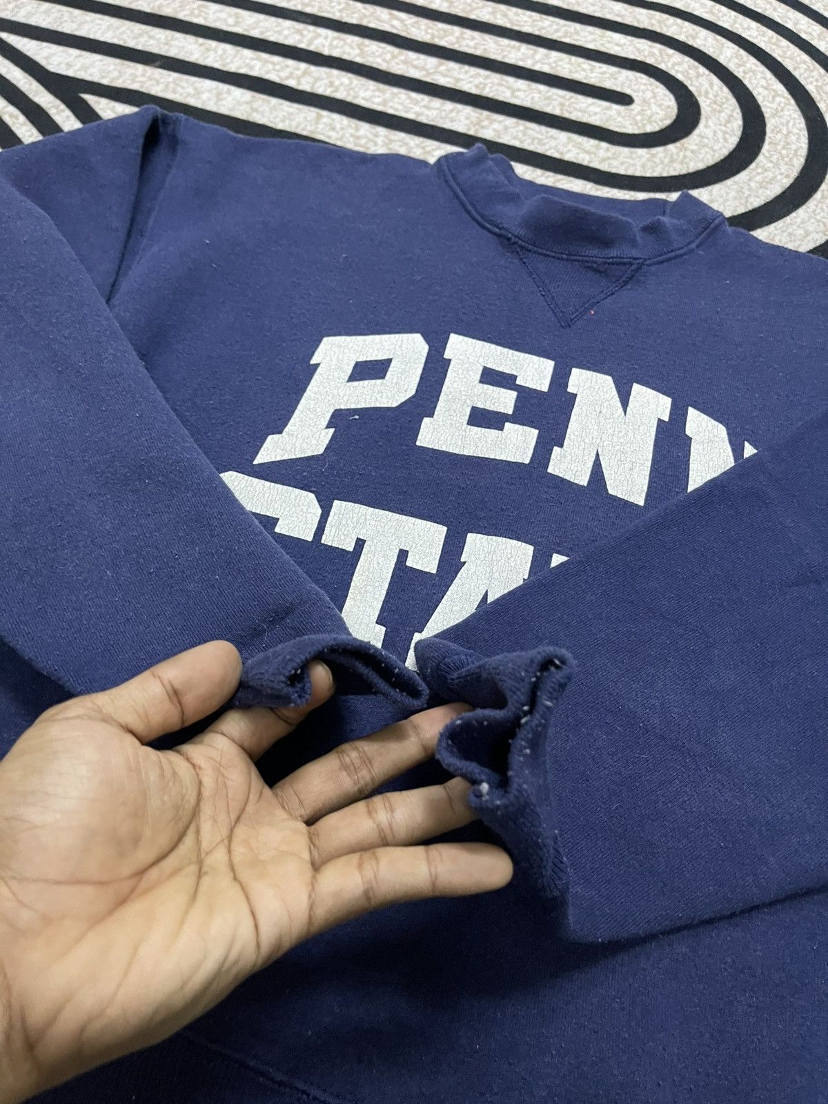 Hanes 80s PENN STATE CREWNECK SPELL OUT FADED Size US S / EU 44-46 / 1 - 5 Thumbnail