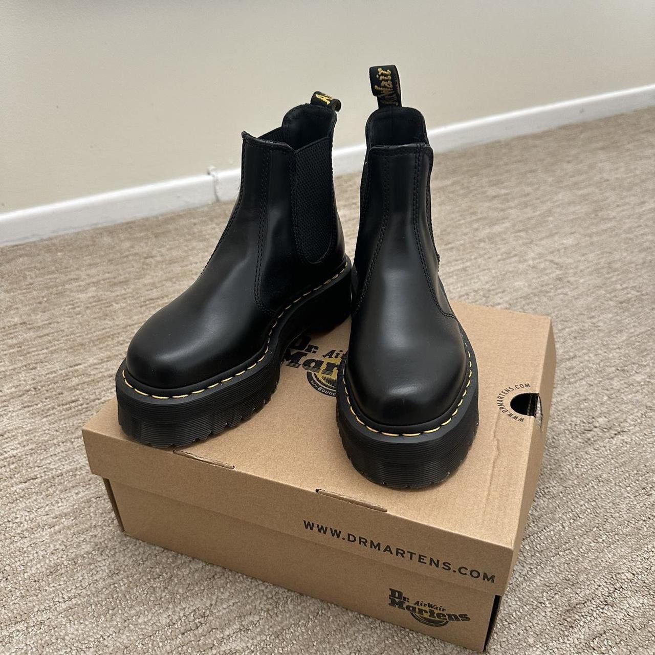 DR MARTENS 2976 SMOOTH LEATHER PLATFORM CHELSEA BOOTS