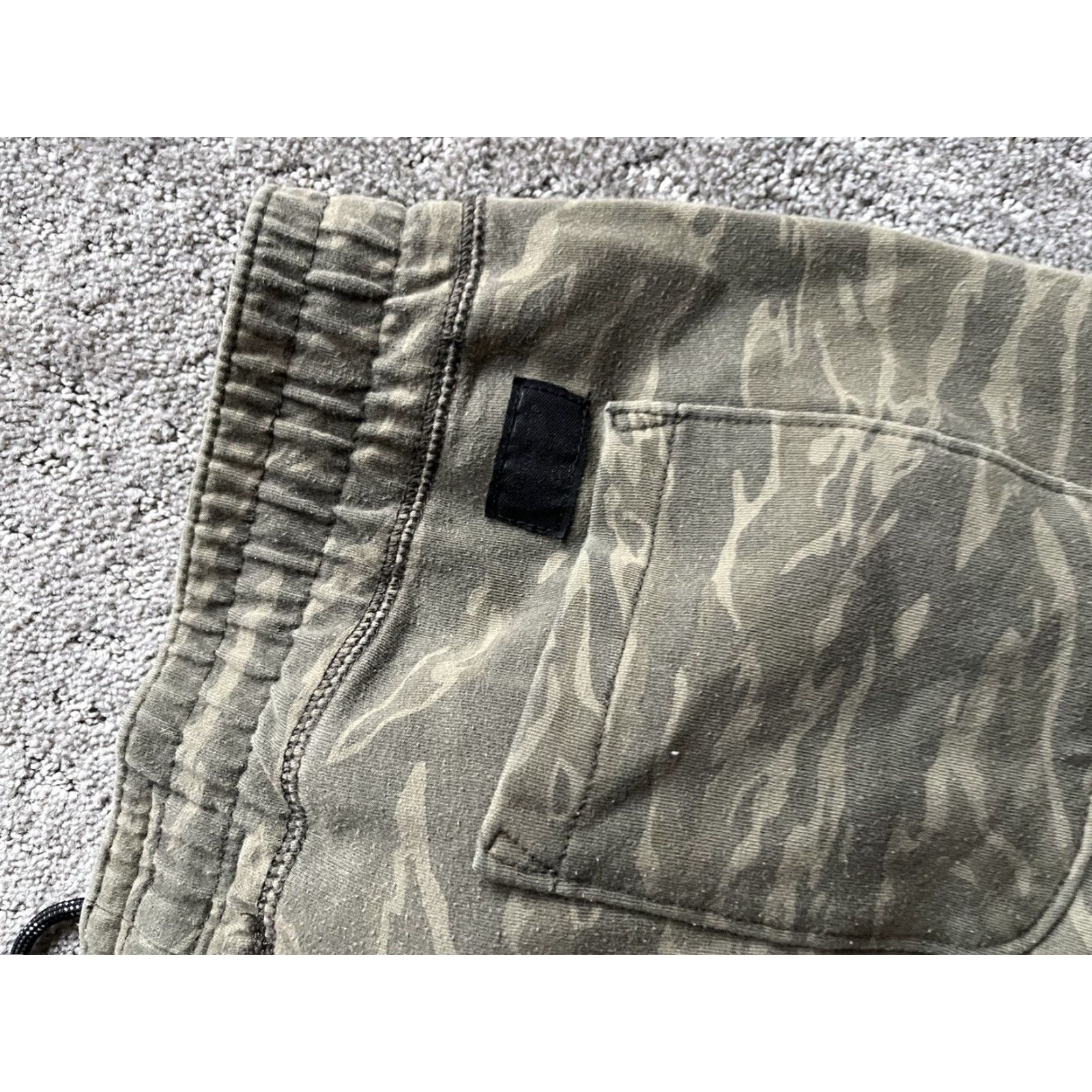 Abercrombie & Fitch VINTAGE Abercrombie & Fitch Mens Small Stretch Chino Jogger Pants Green Camo Drawstring Size US 29 - 5 Thumbnail