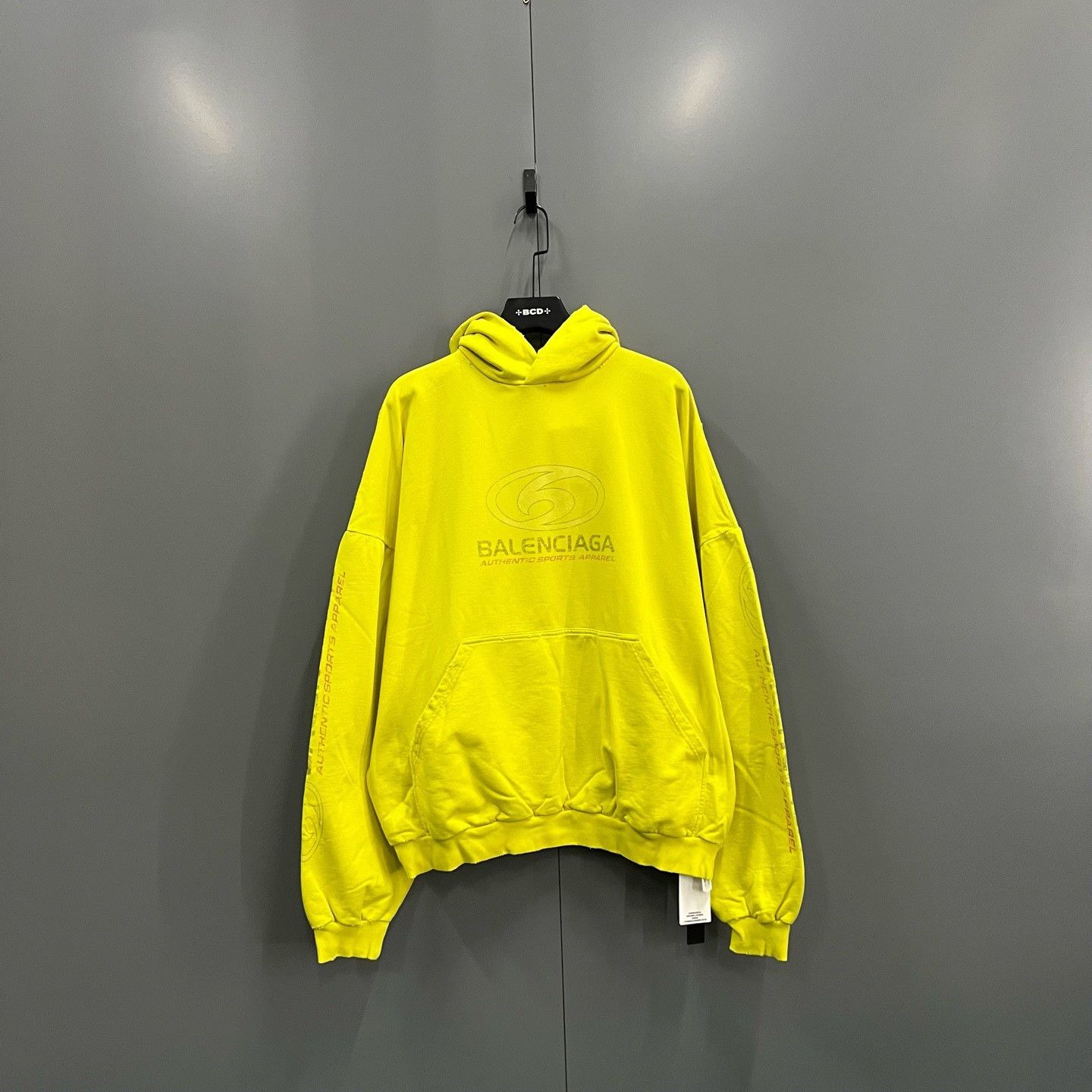 Balenciaga Balenciaga Printed Graphic Yellow Hoodie XL Women Size XL / US 12-14 / IT 48-50 - 1 Thumbnail