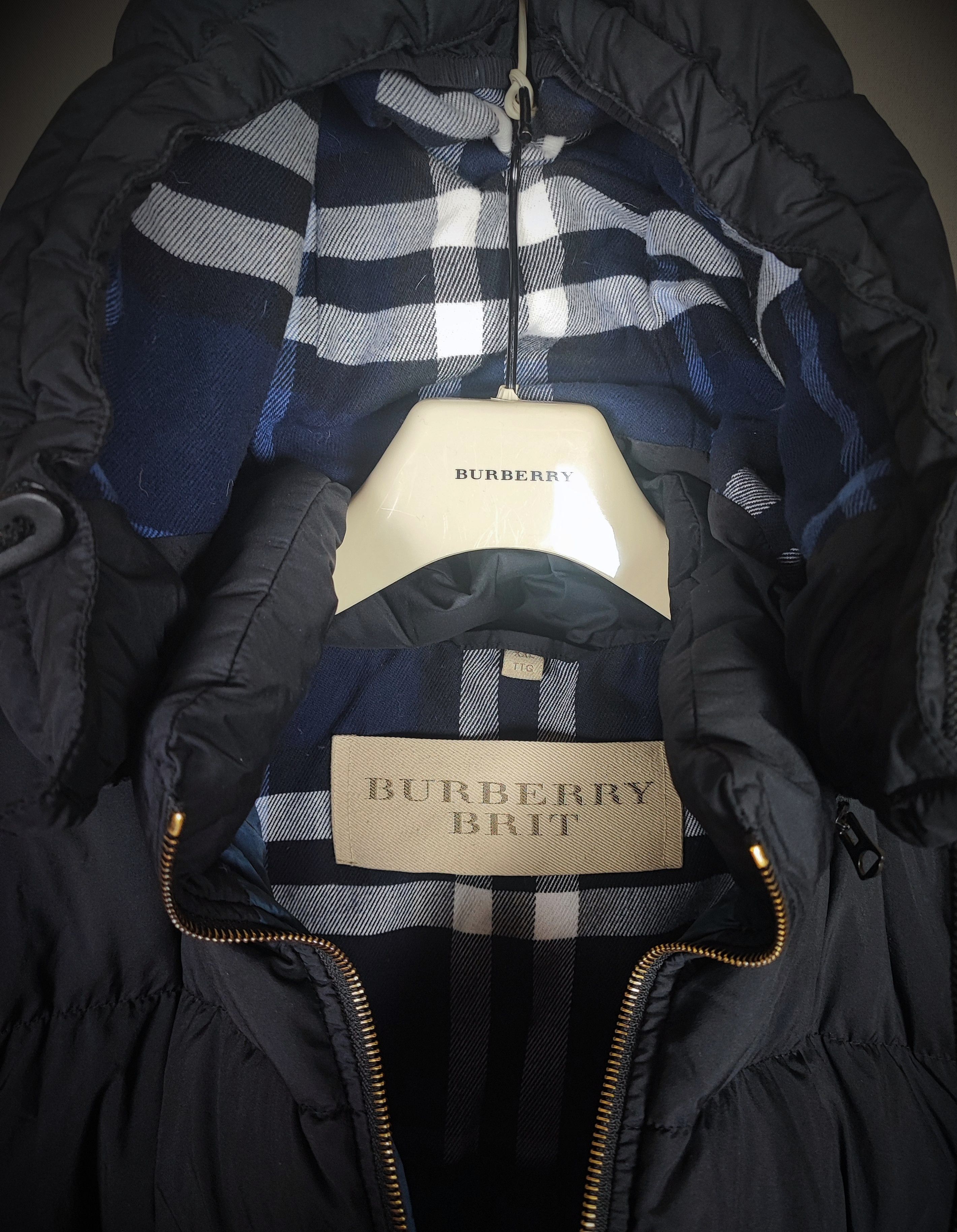 Burberry 🔥 Burberry Puffer jacket, detachable hoodie and sleeves Size US XXL / EU 58 / 5 - 2 Thumbnail