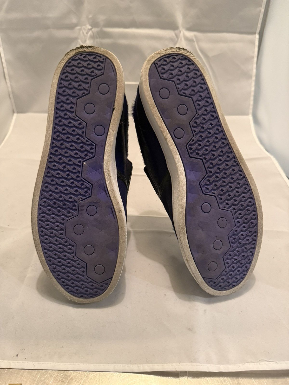 Kurt Geiger Kurt Geiger London Navy Blue Calf Hair slip-on Sneaker sz8 Size US 8 / EU 41 - 10 Thumbnail