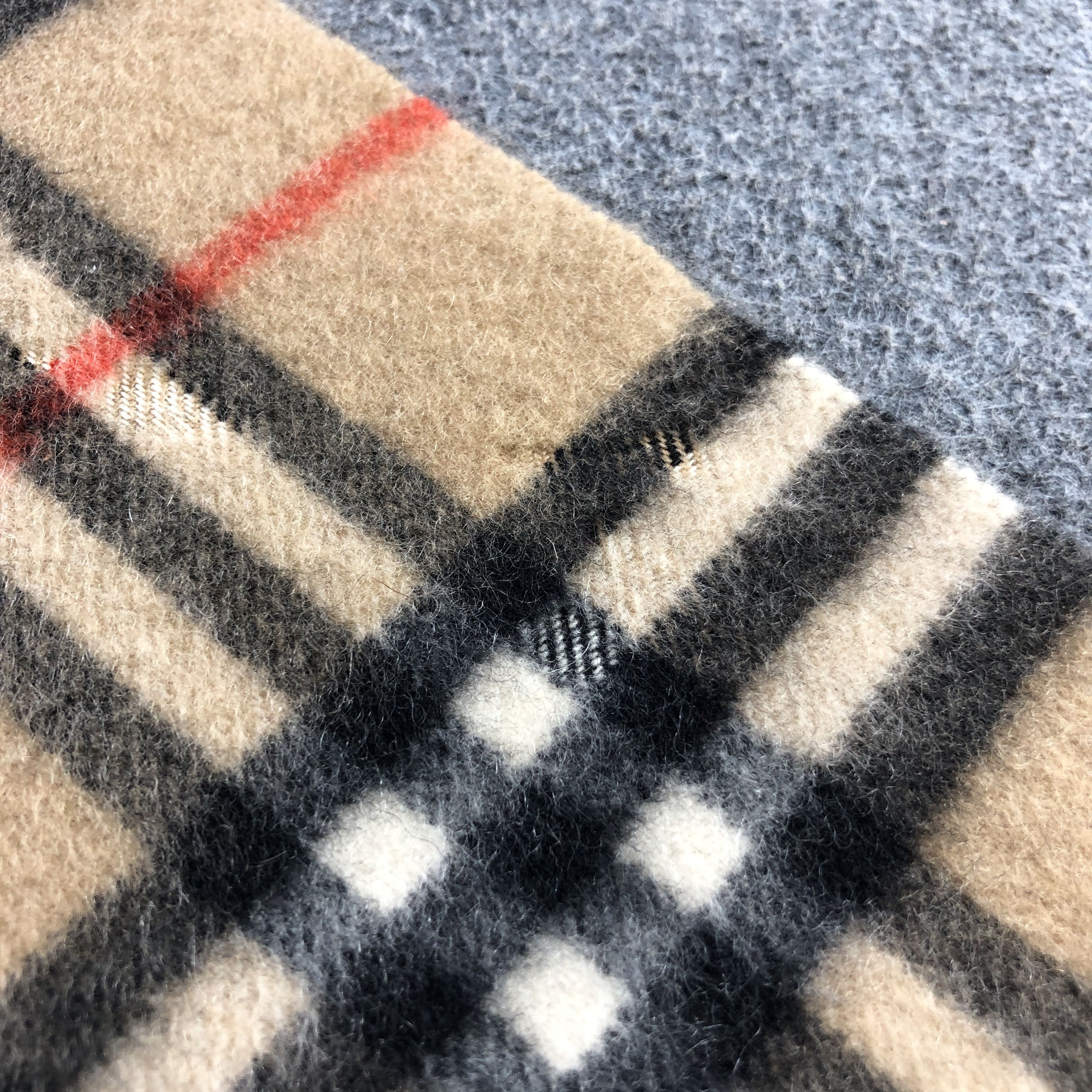 Burberry Burberry Tan Nova Check Cashmere Scarf Muffler V2853 Size ONE SIZE - 6 Thumbnail