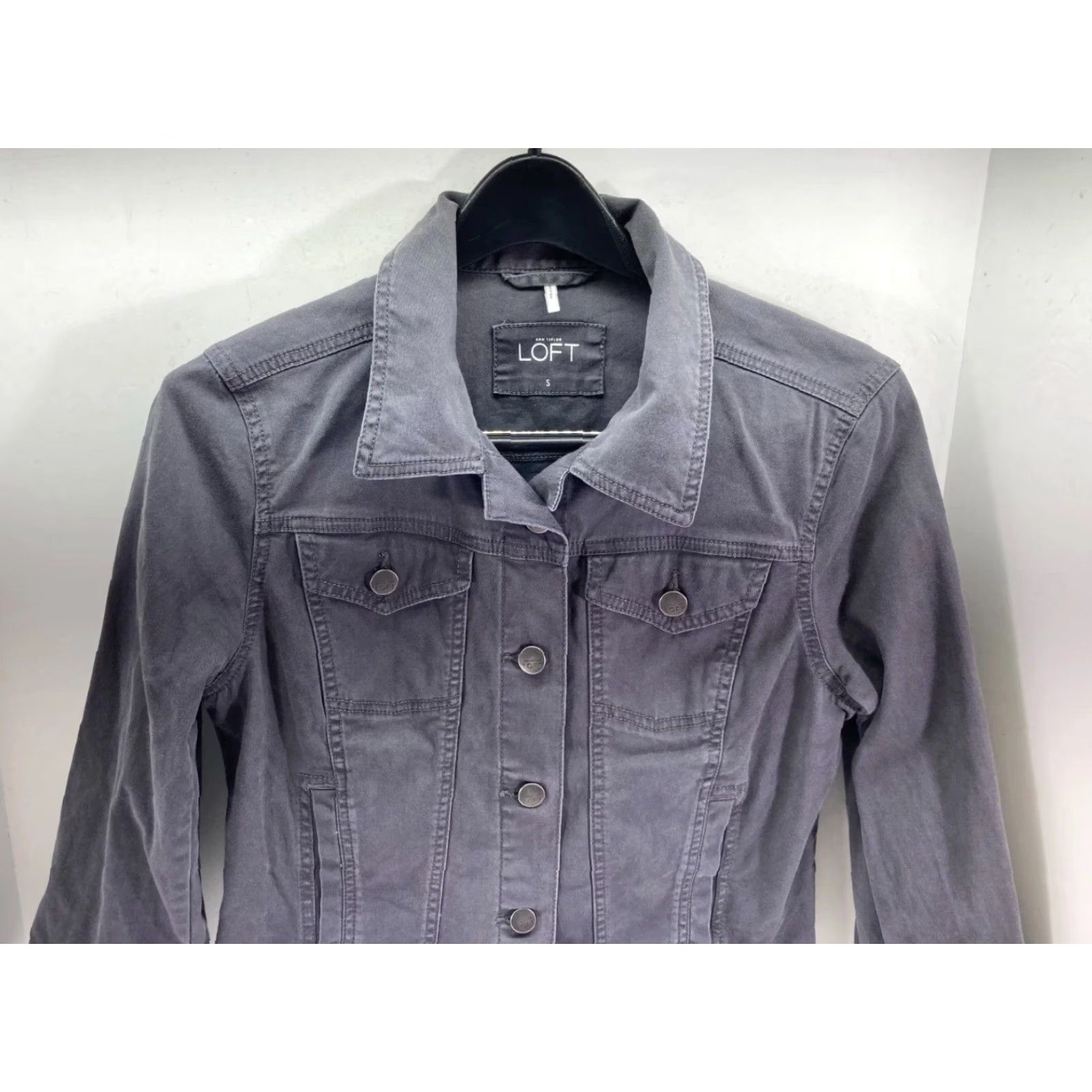 Loft Loft ANN Taylor Denim Jacket Womens Small Gray Button Front Long Sleeve Outdoor Shirt Size S / US 4 / IT 40 - 5 Thumbnail