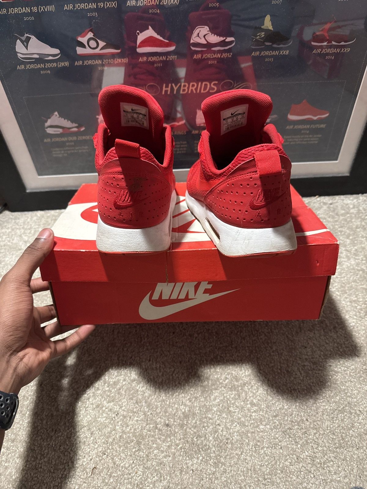 Nike Nike Air Max Tavas Triple Red Size US 11 / EU 44 - 3 Thumbnail
