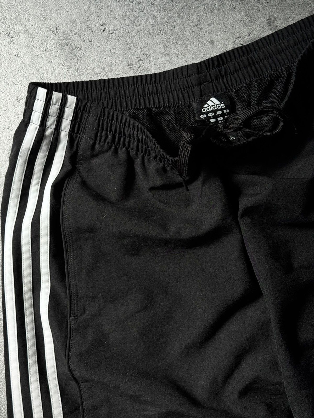 Adidas × Vintage Vintage Y2K Adidas Pinterest Shorts Streetwear 90s Size US 32 / EU 48 - 13 Thumbnail