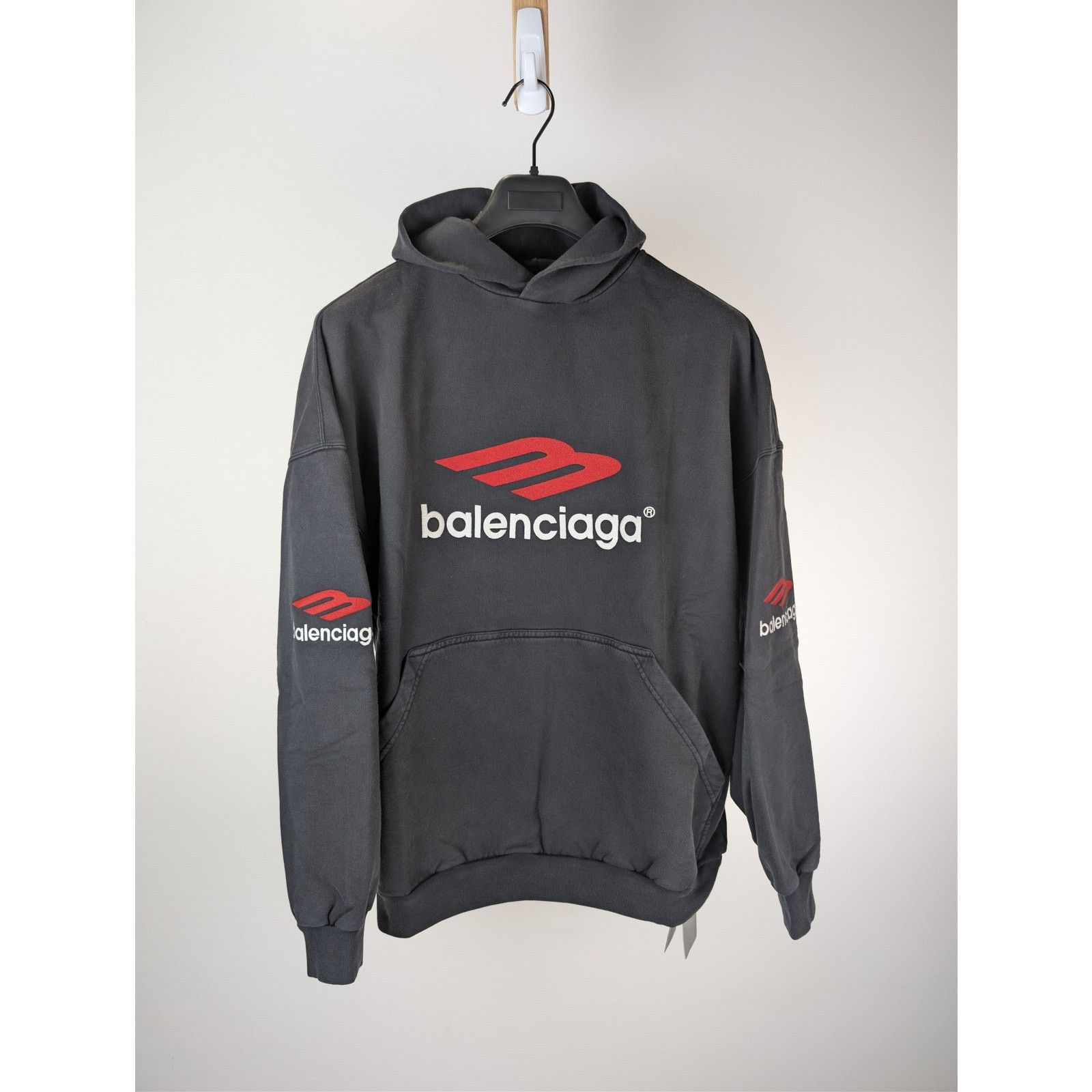 Balenciaga o1rshd1 3B Sports Icon Hoodie in Washed Dark Grey Size US S / EU 44-46 / 1 - 2 Thumbnail