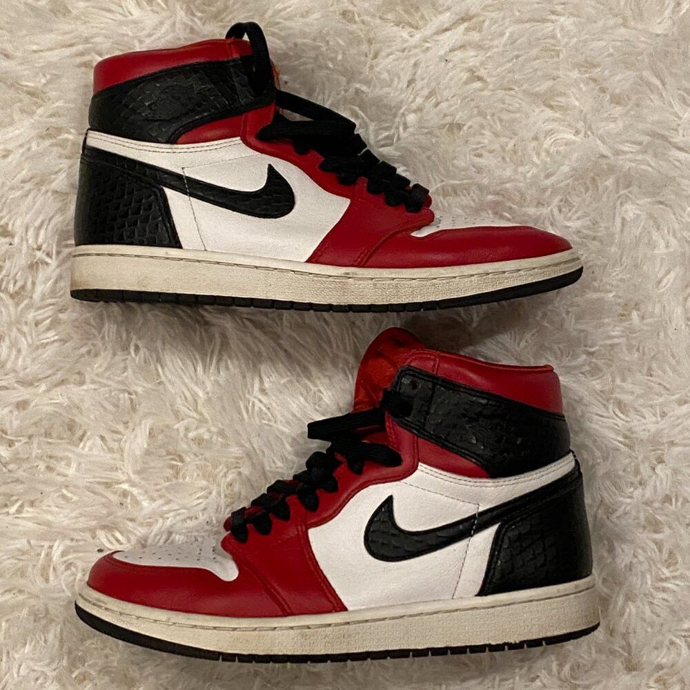 Nike Nike Air Jordan 1 Retro High Satin Snake Chicago (W) – Size Size US 7.5 / IT 37.5 - 6 Thumbnail