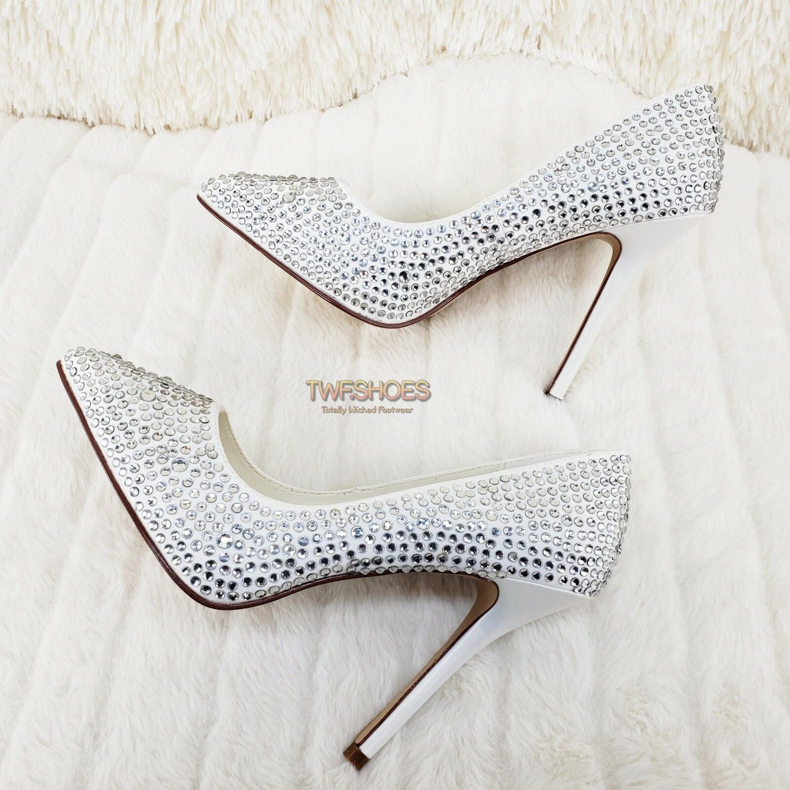 Other Amuse 20 RS Ivory Satin Pointy Toe Rhinestone Pump Shoe 5" H Size US 9 / IT 39 - 2 Thumbnail