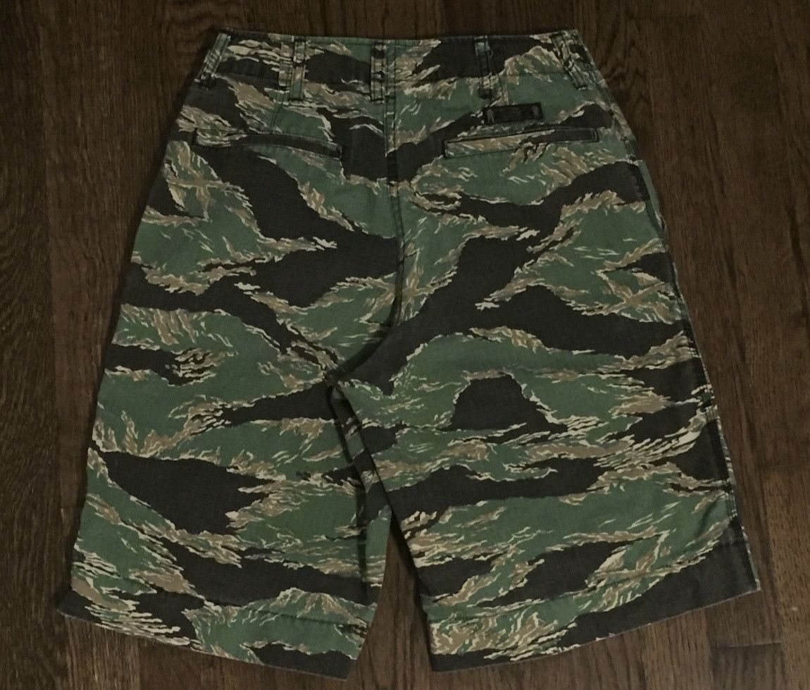 Bape Bape camo shorts Size US 26 / EU 42 - 2 Thumbnail