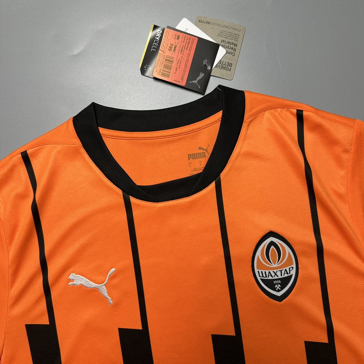 Puma NWT SHAKHTAR PUMA 2024/2025 FOOTBALL HOME JERSEY #37 KEVIN Size US L / EU 52-54 / 3 - 4 Thumbnail