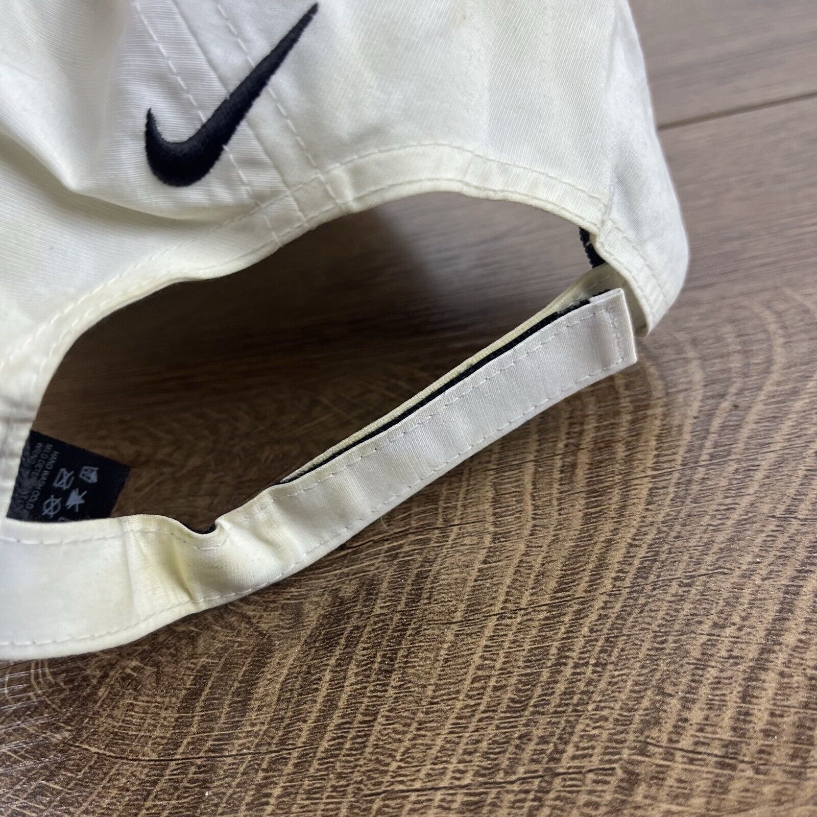 Nike Interfit Nike Hat White Adjustable Hat White Adult Size Hat Size ONE SIZE - 11 Thumbnail