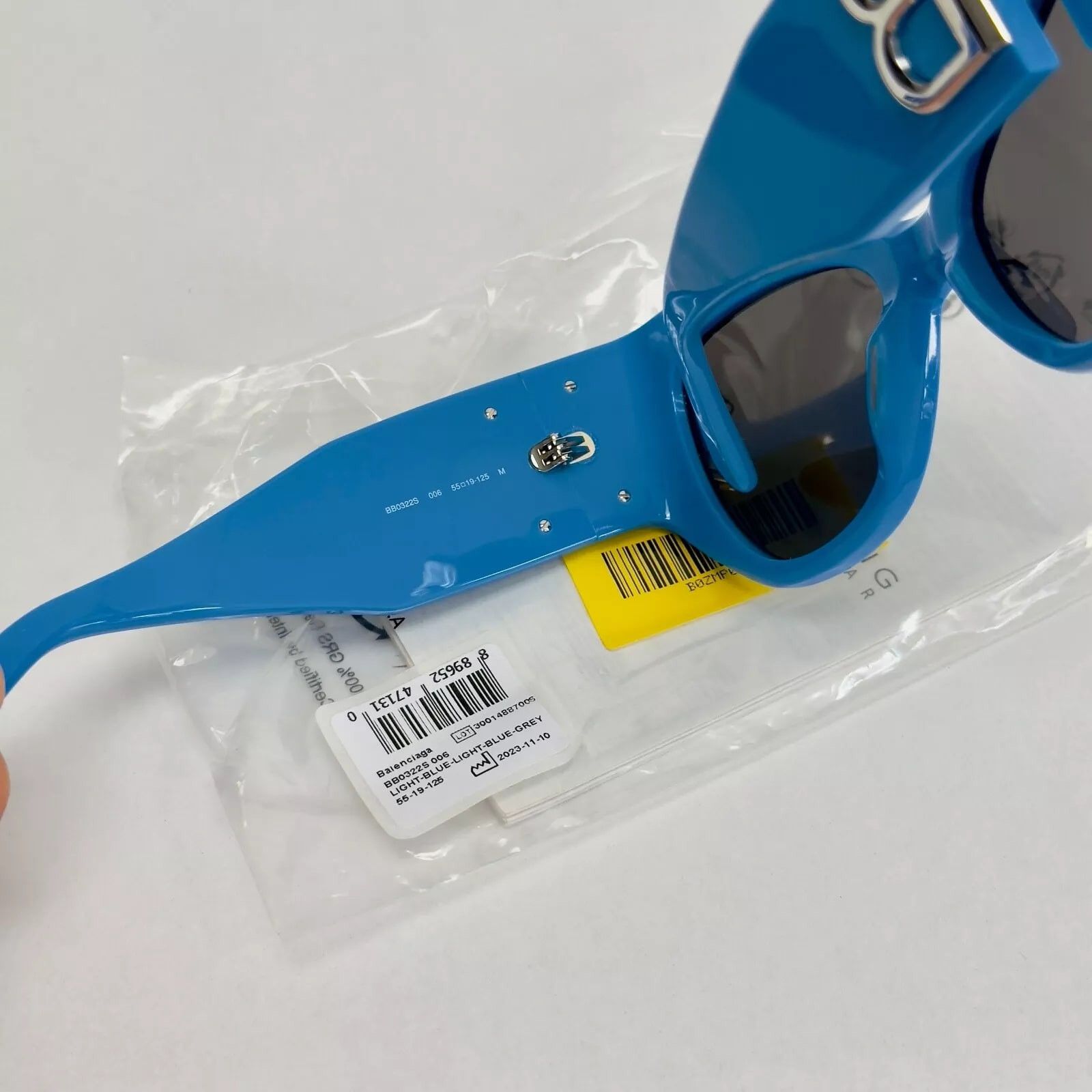 Balenciaga BALENCIAGA BOSSY Cat 0322 Blue Fashion Sunglass BB0322S 006 Size ONE SIZE - 8 Thumbnail