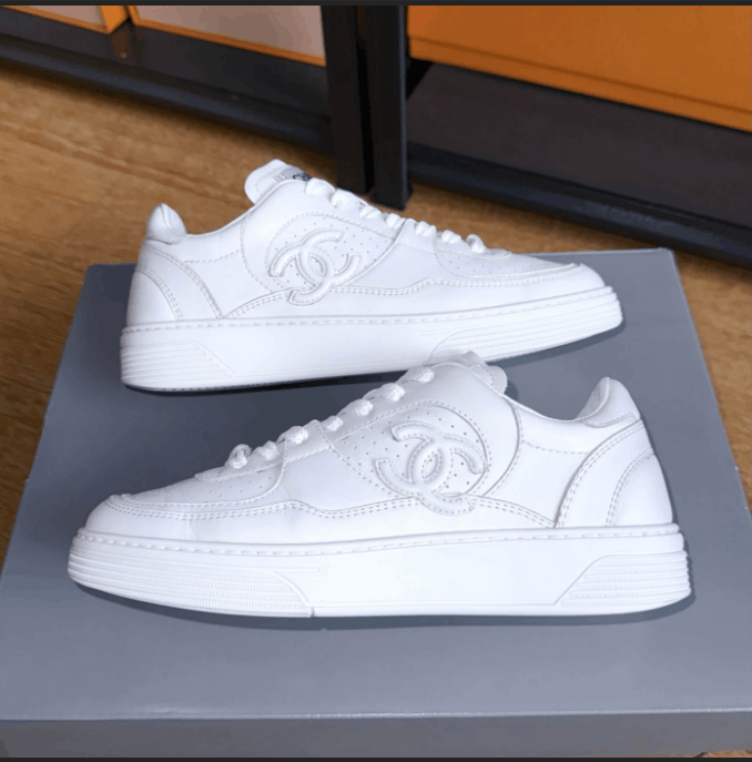 Chanel Chanel low-top casual shoes Size US 6 / IT 36 - 7 Thumbnail