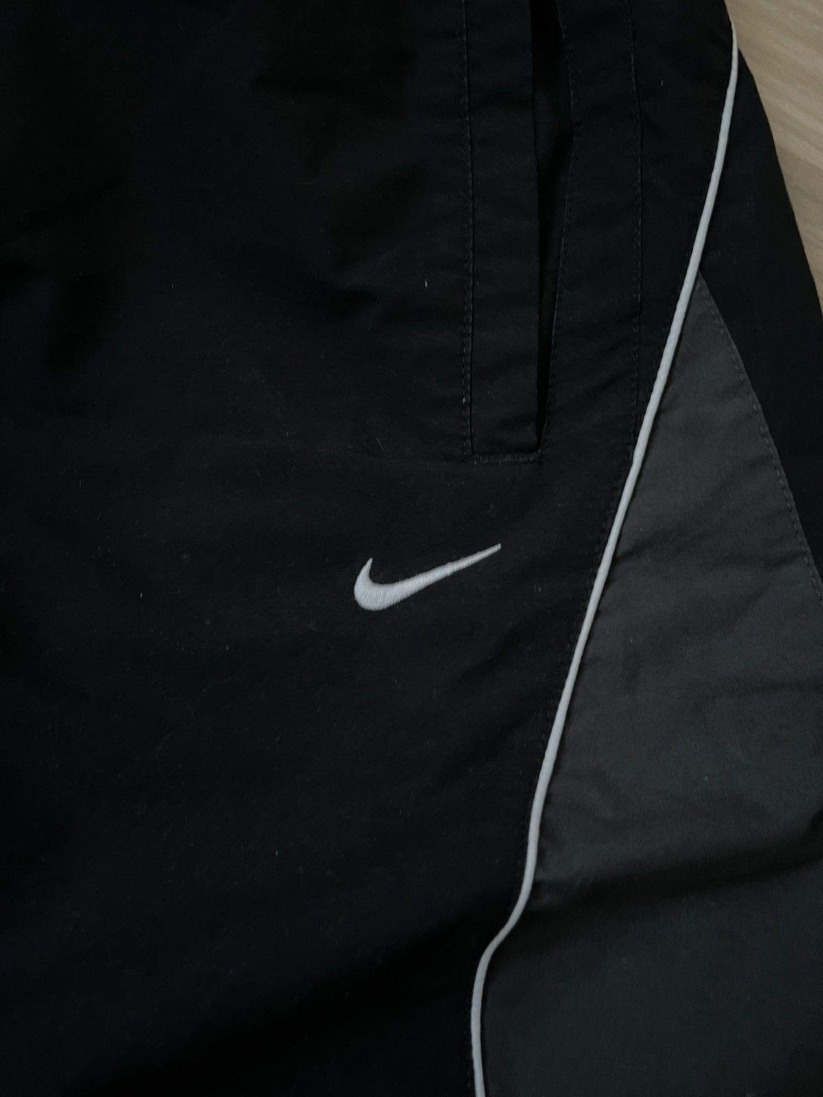 Nike Hype Vintage Nike Y2K Shorts Big Logo Size US 32 / EU 48 - 6 Thumbnail