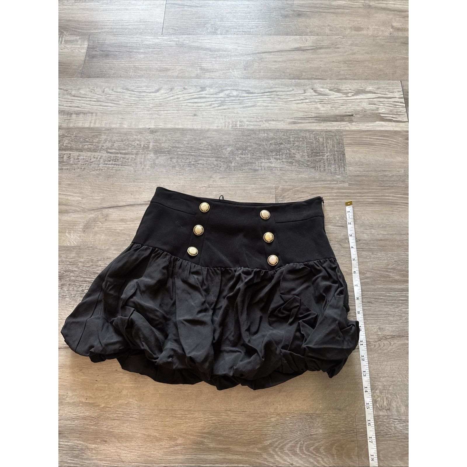 Zara Zara Black Ballon Skirt With Gold Buttons Size S Brand New Size 26" / US 2 / IT 38 - 1 Thumbnail
